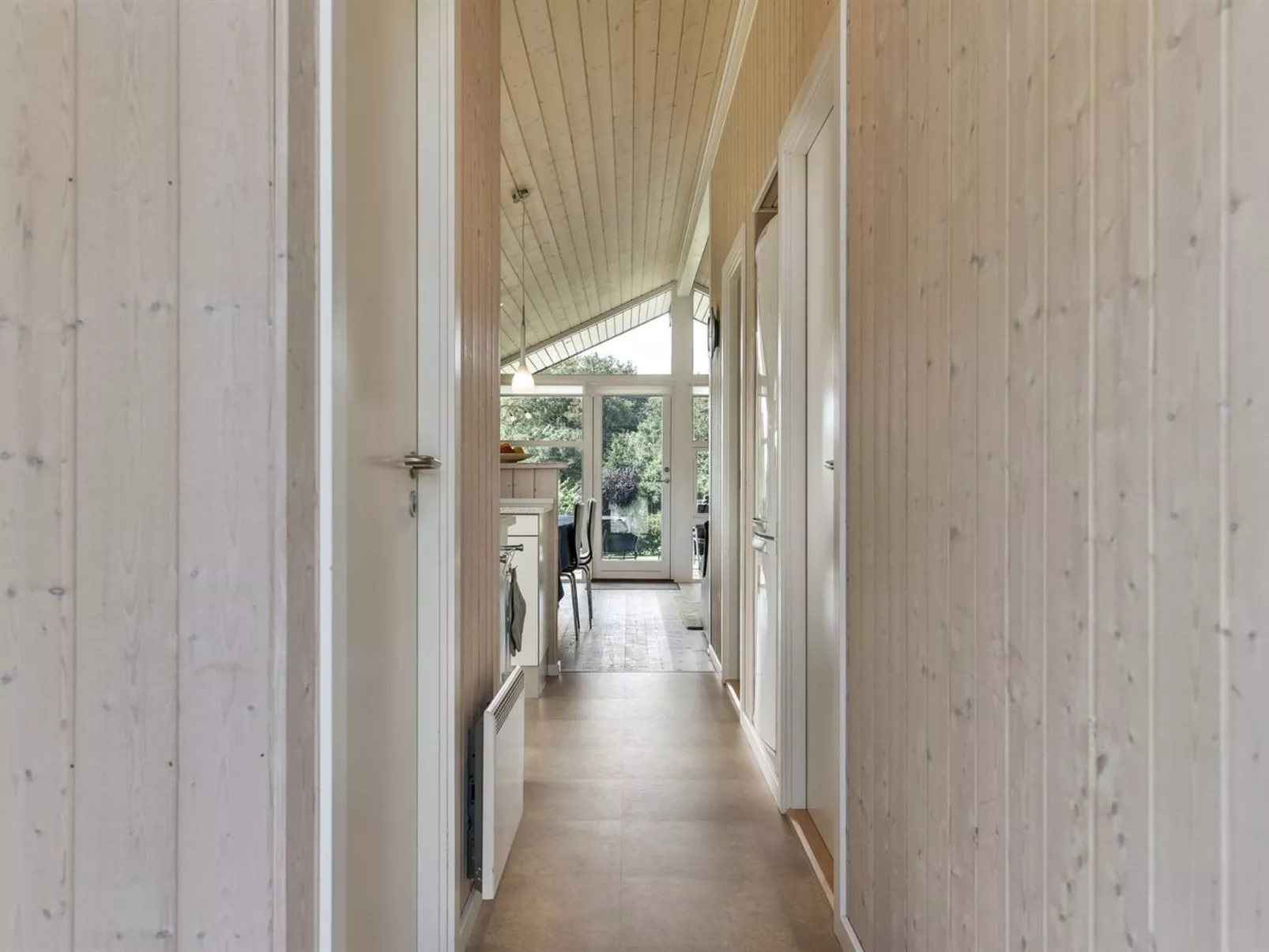 "Rathi" - 250m from the sea-Binnen