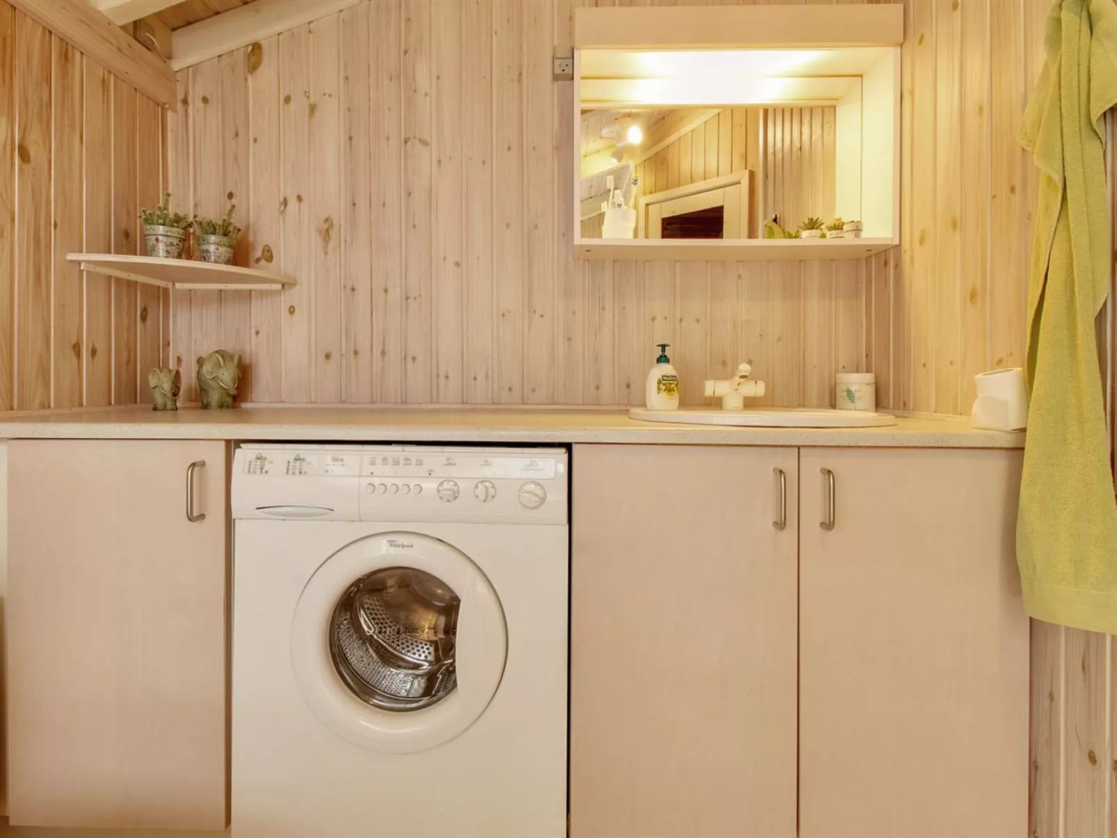 "Siegrid" - 250m from the sea-Binnen