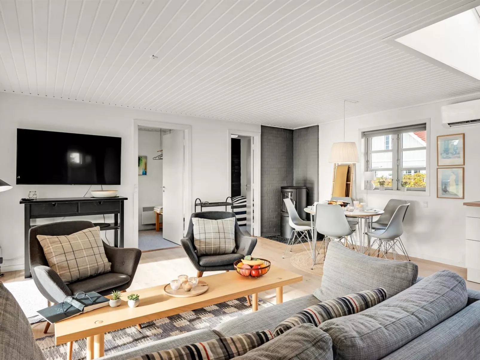 "Agni" - 800m from the sea-Binnen