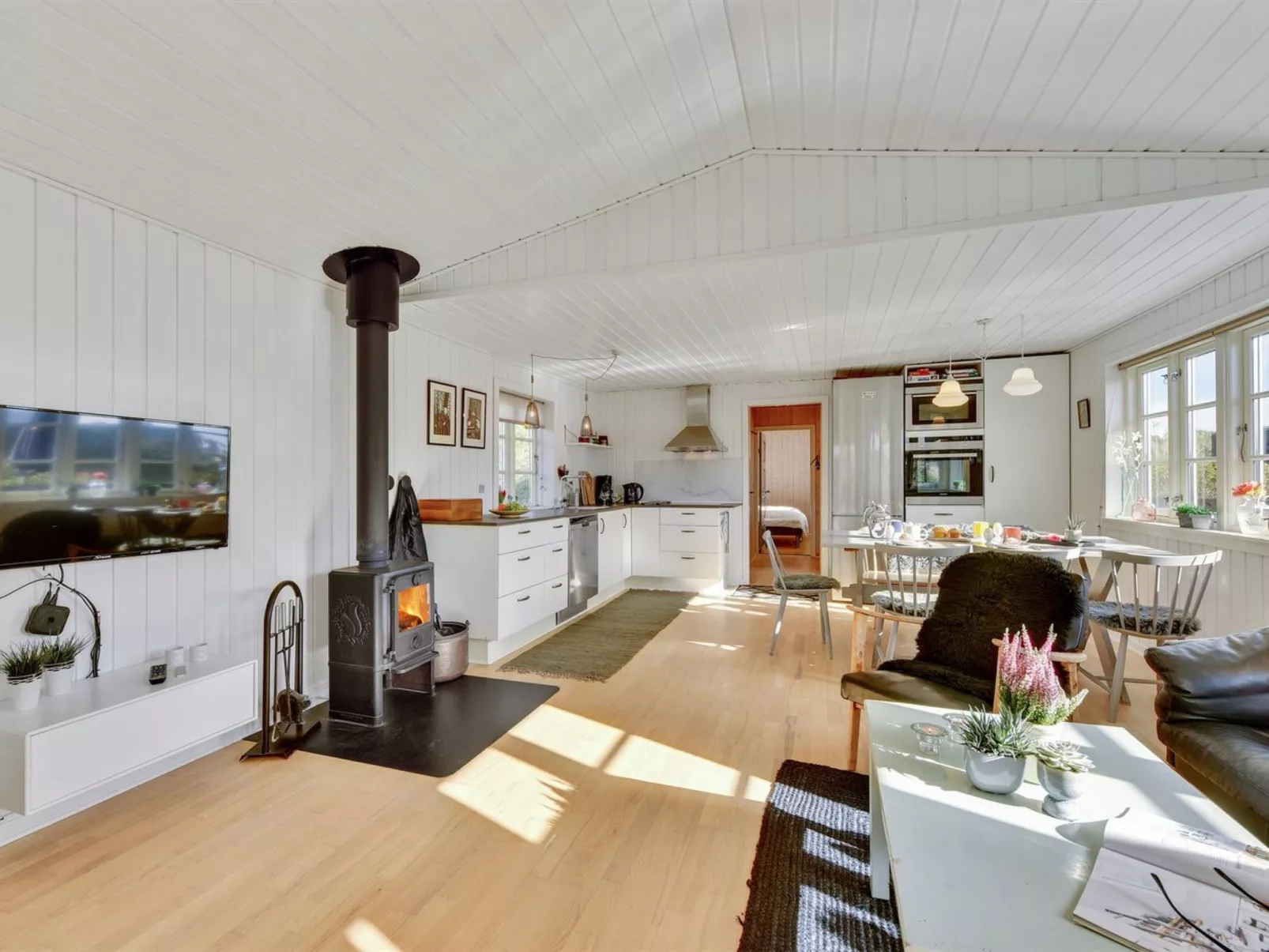 "Ayu" - 100m from the sea-Binnen