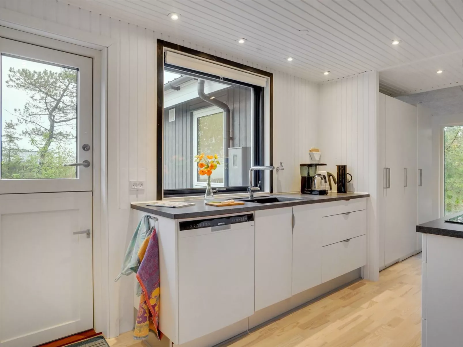 "Djuna" - 200m from the sea-Binnen