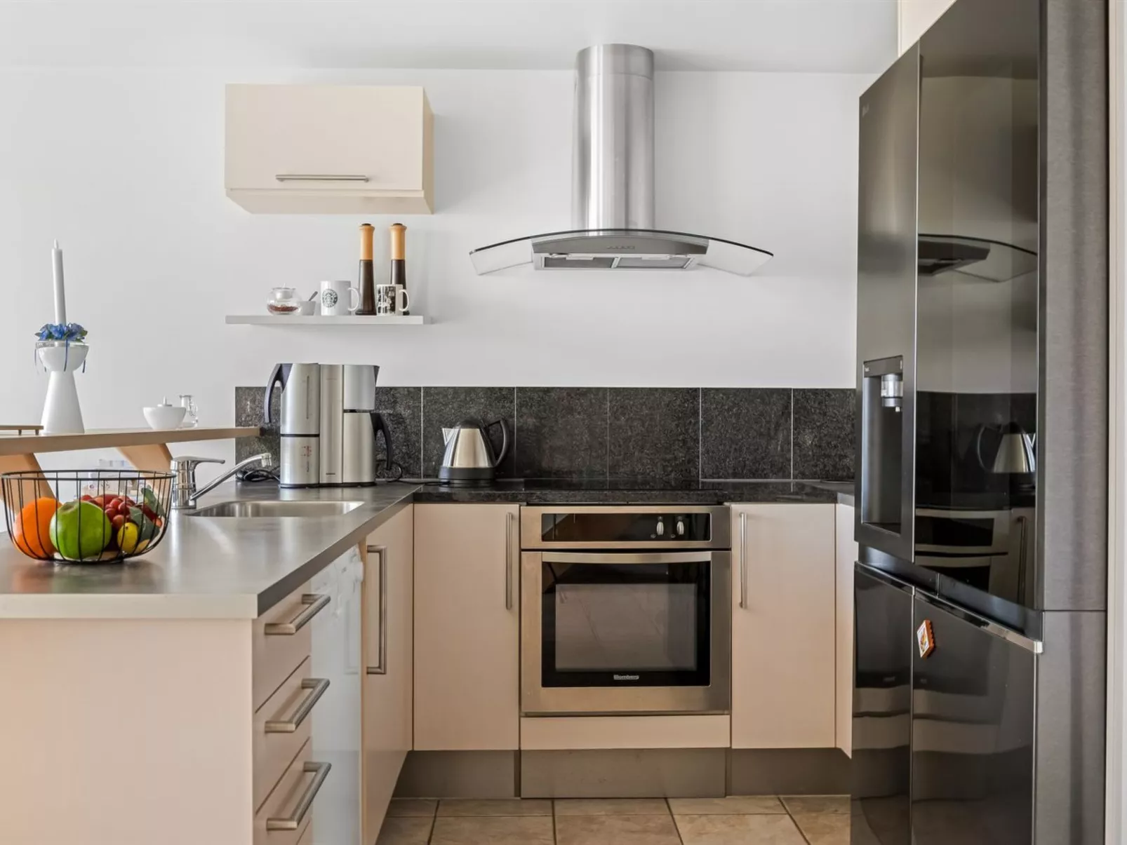 "Henrietta" - 3.5km from the sea-Binnen