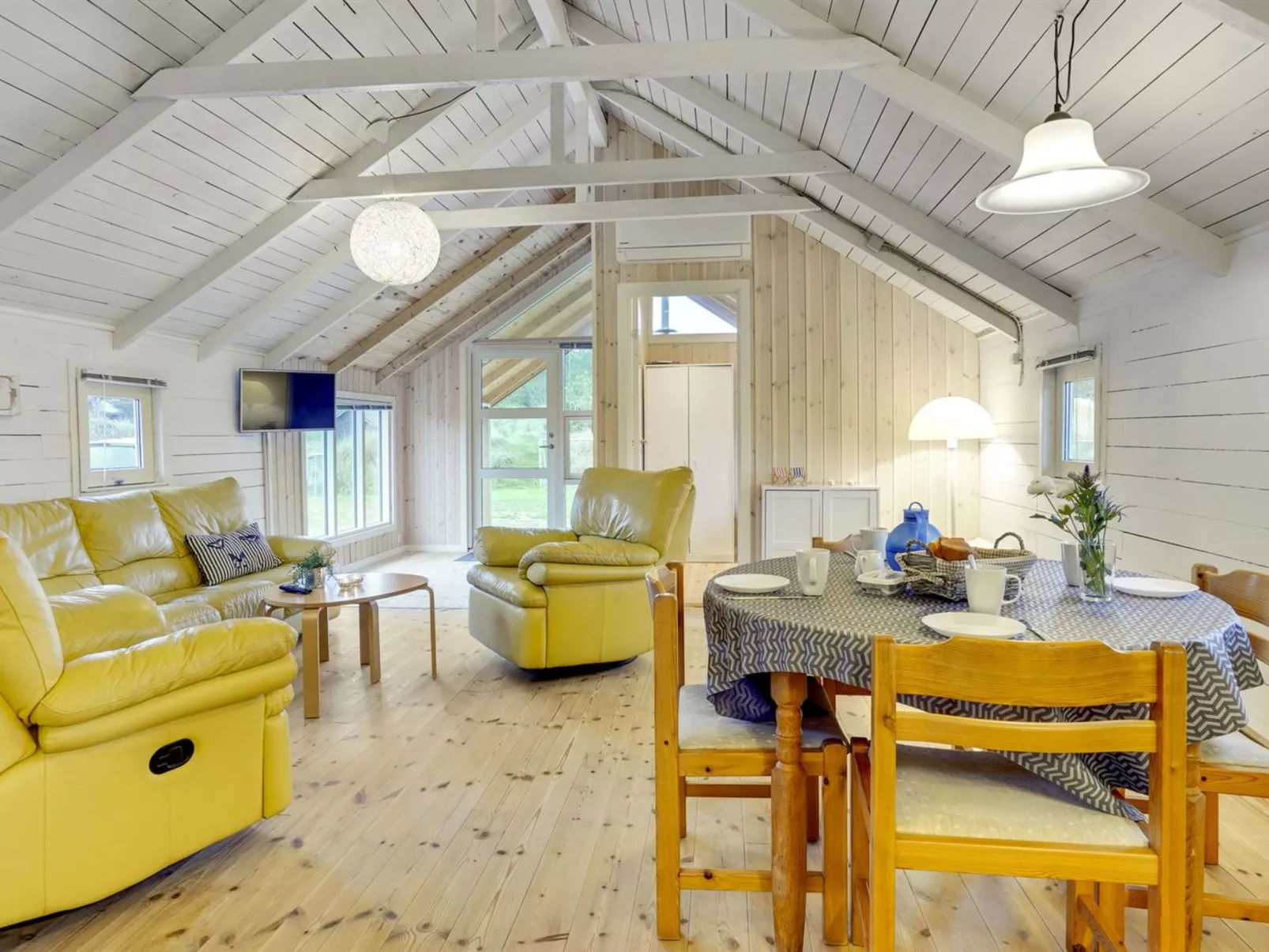 "Tameran" - 700m from the sea-Binnen