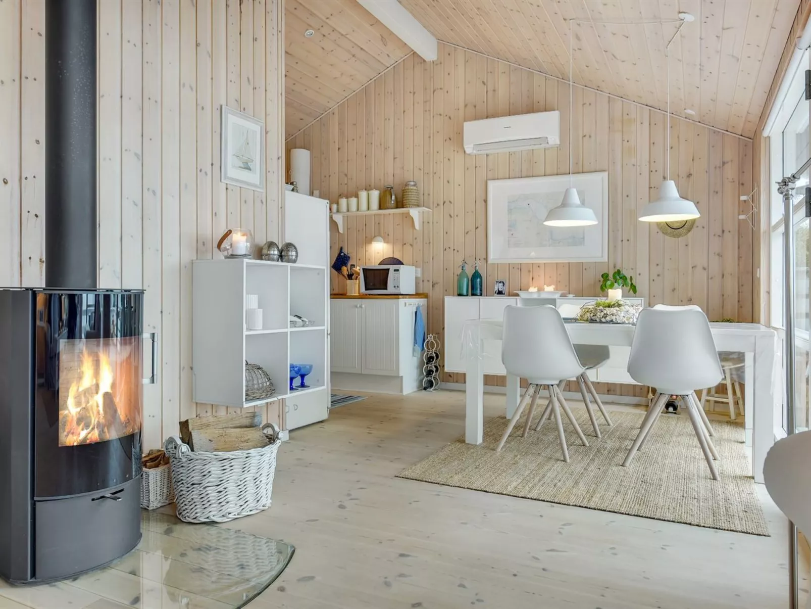 "Tini" - 50m to the fjord-Binnen