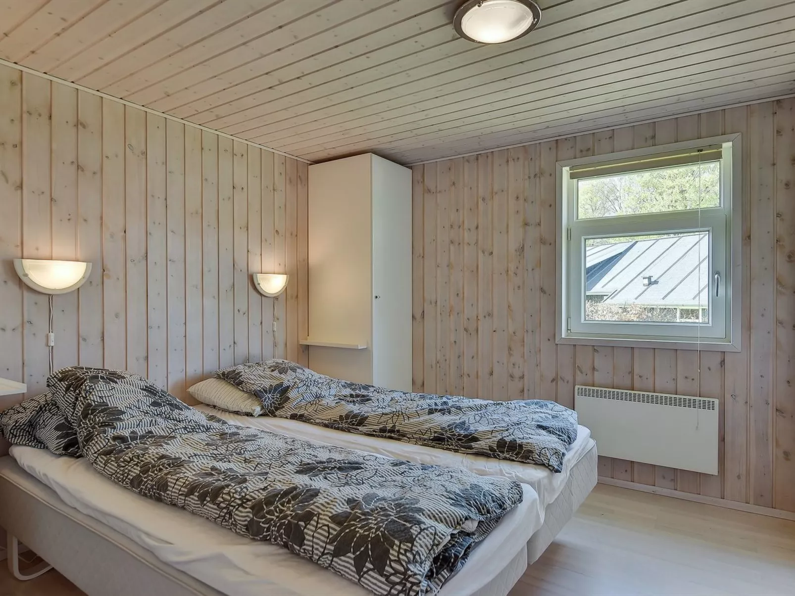 "Enja" - 150m from the sea-Binnen