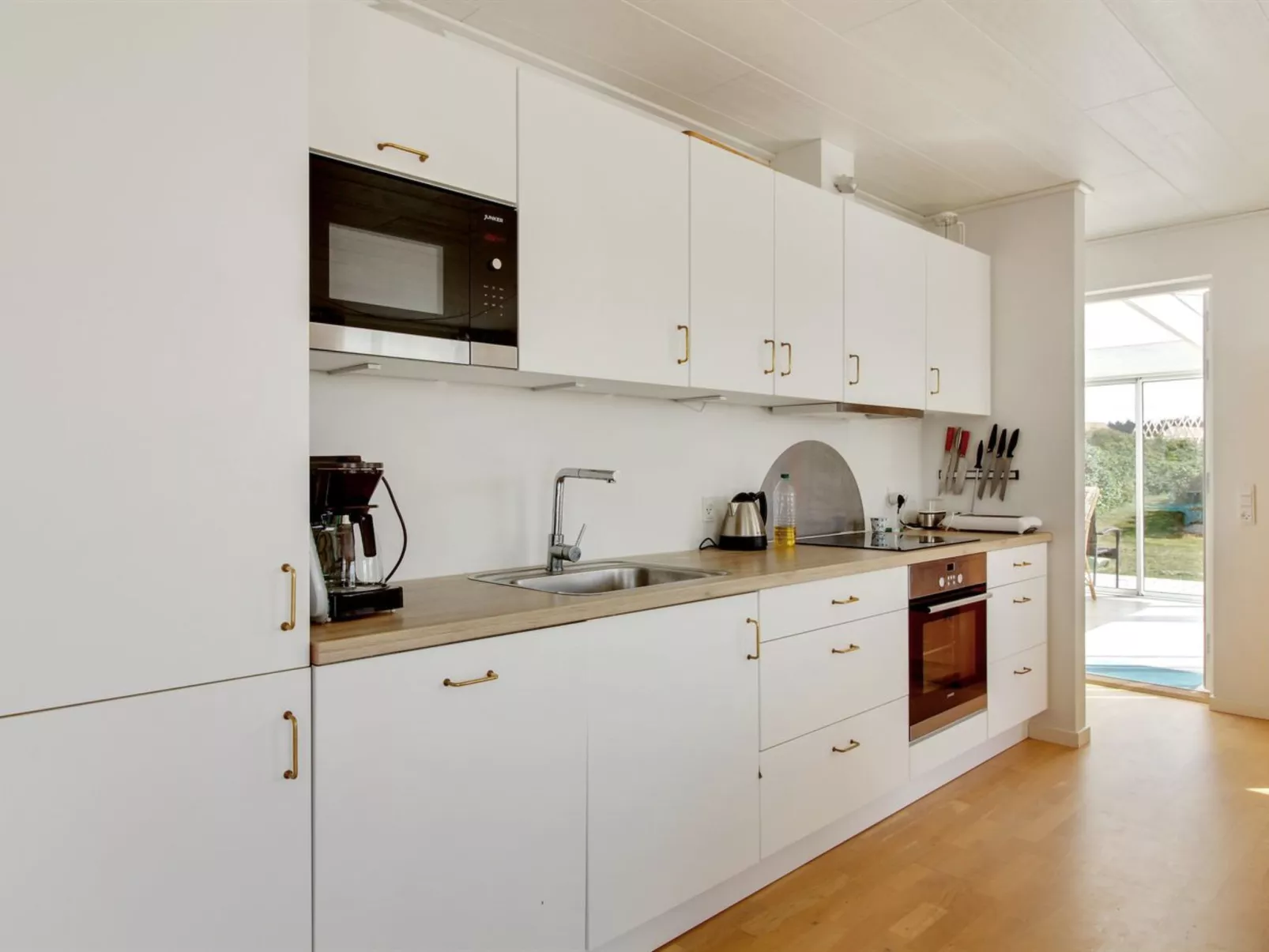 "Annina" - 500m from the sea-Binnen