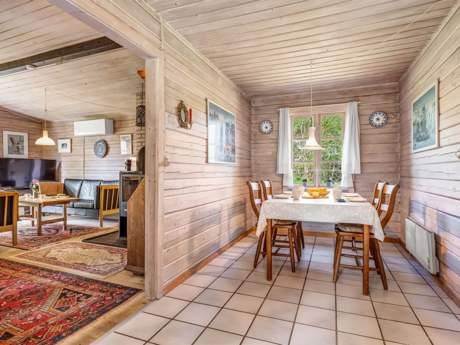 "Berit" - 700m from the sea-Binnen