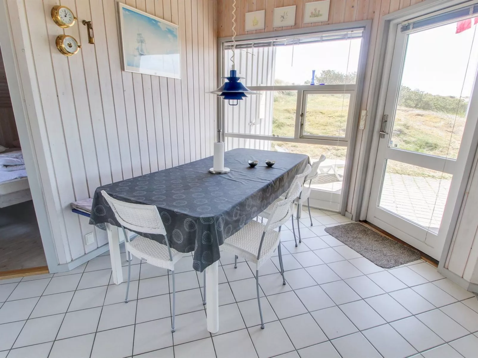 "Wikar" - 50m from the sea-Binnen