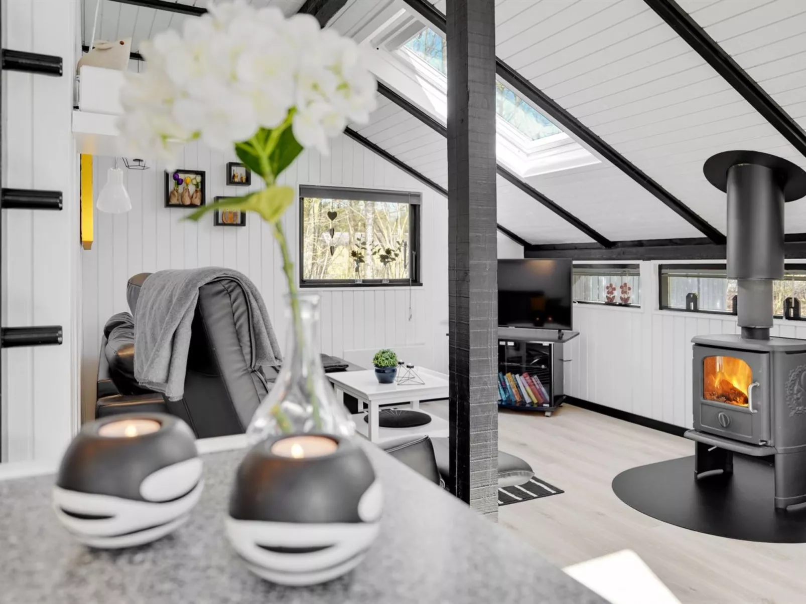 "Elisabeta" - 28km from the sea-Binnen