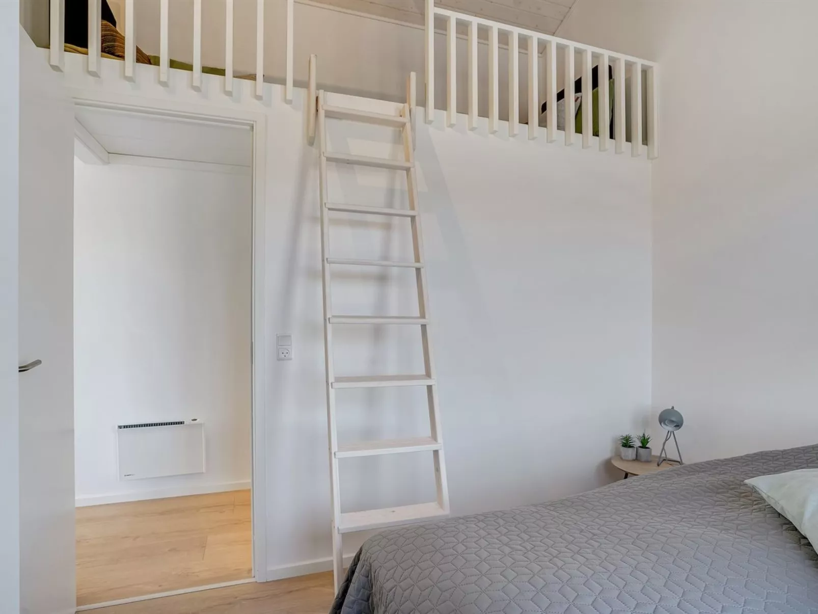 "Aiko" - 50m from the sea-Binnen