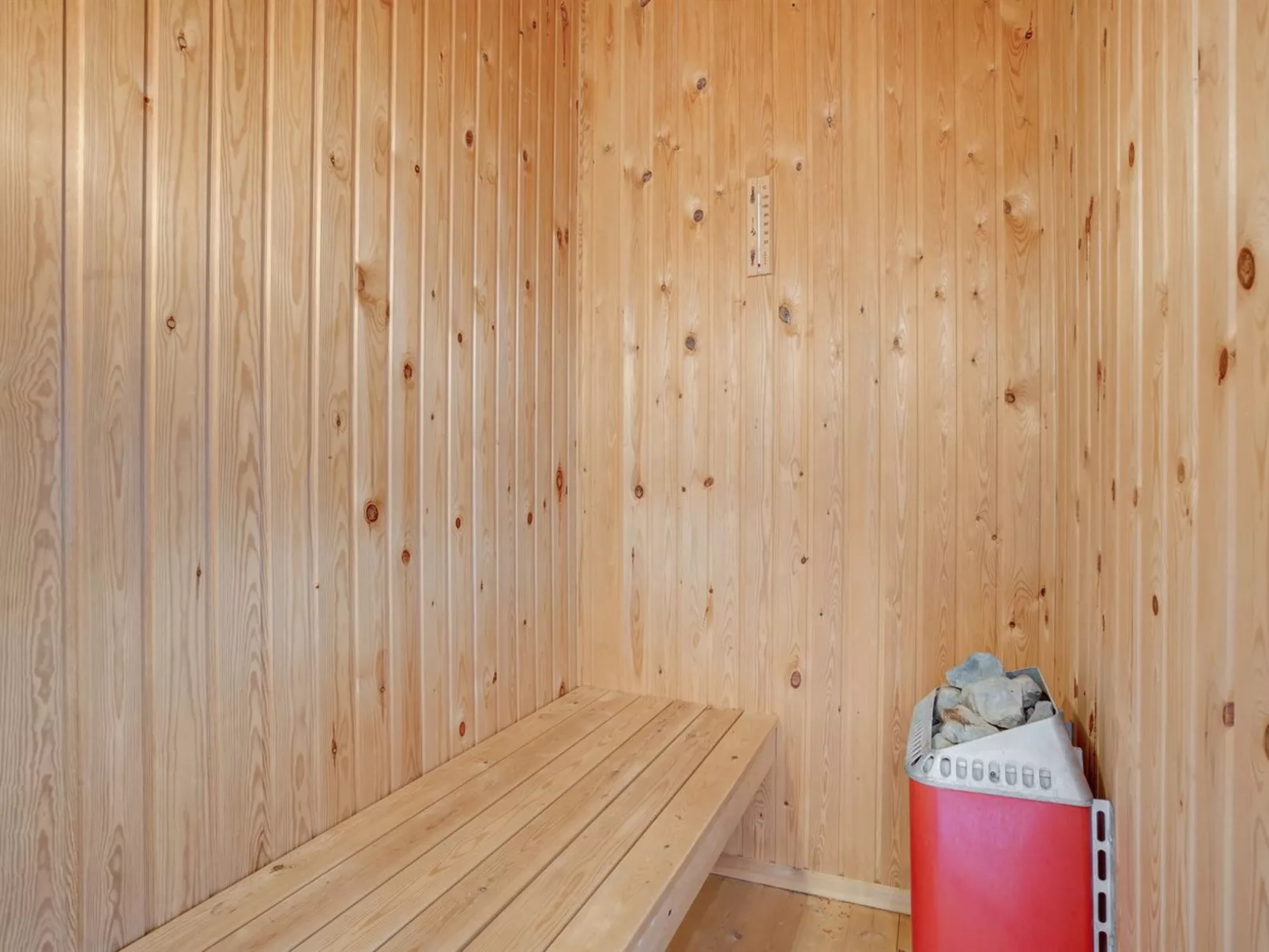 "Amalie" - 650m from the sea-Binnen