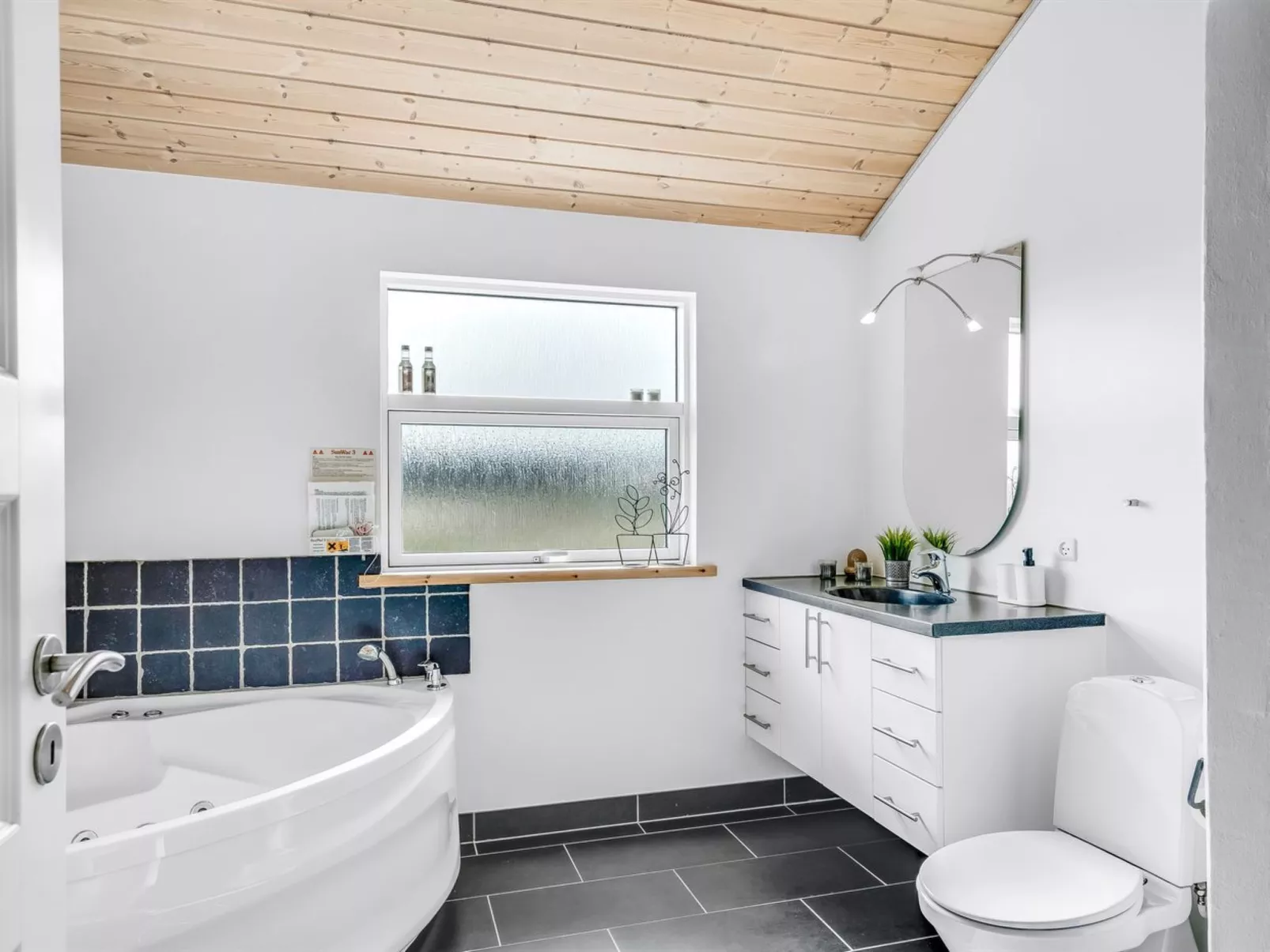 "Sulki" - 3.5km from the sea-Binnen