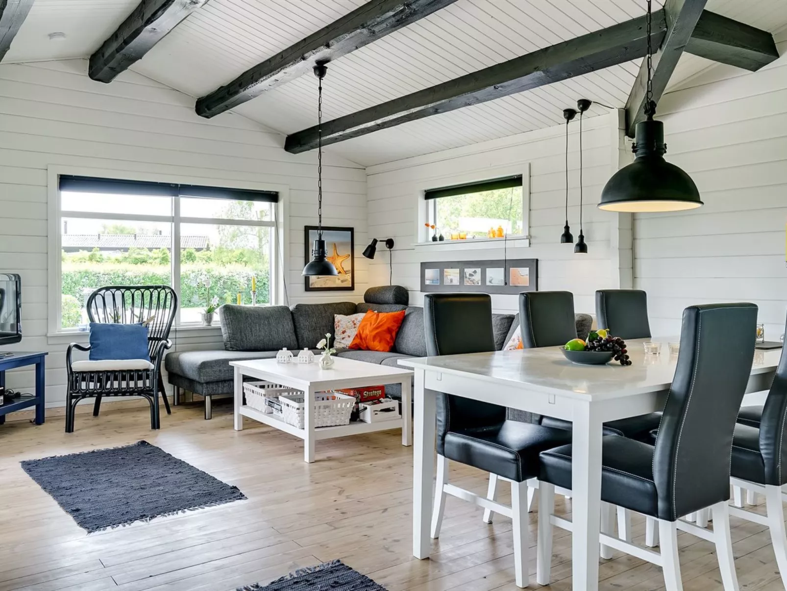 "Ølwir" - 400m to the fjord-Binnen