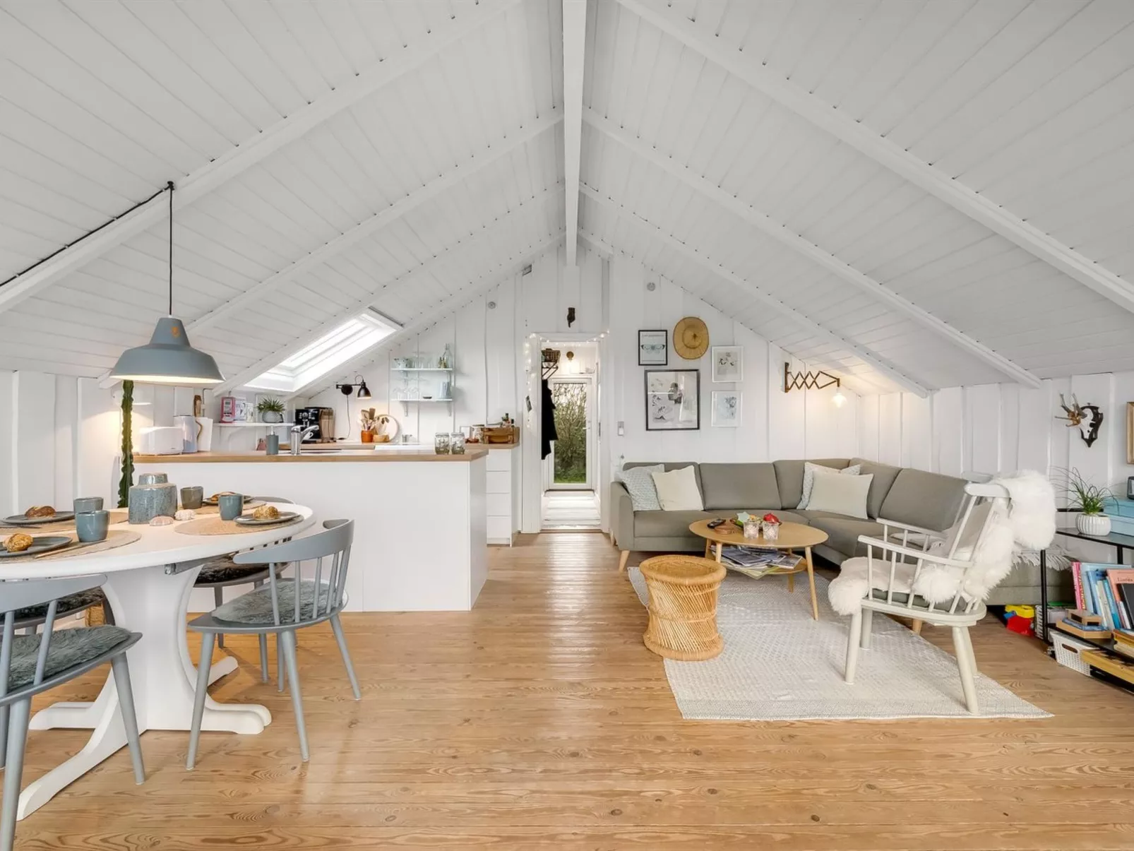 "Kamile" - 400m from the sea-Binnen