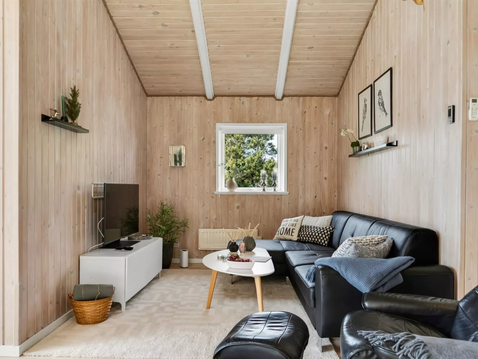 "Aja" - 900m from the sea-Binnen