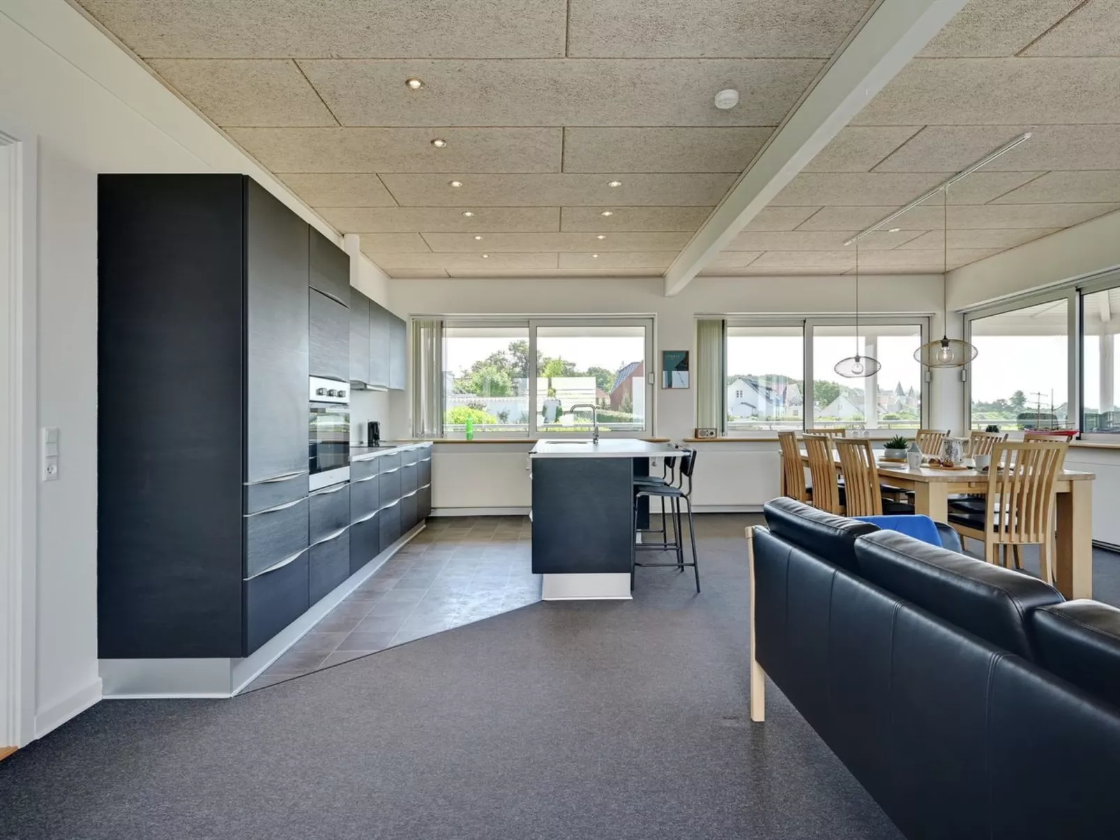 "Irma" - 25m from the sea-Binnen