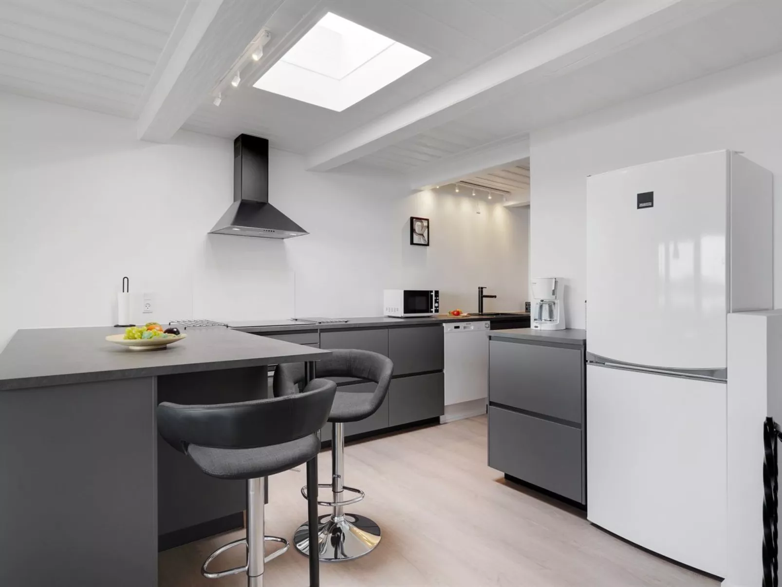 "Constance" - 50m from the sea-Binnen