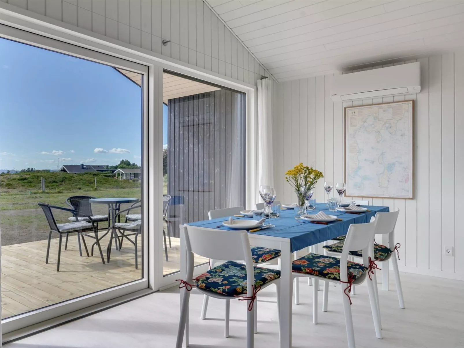 "Rickmer" - 200m from the sea-Binnen