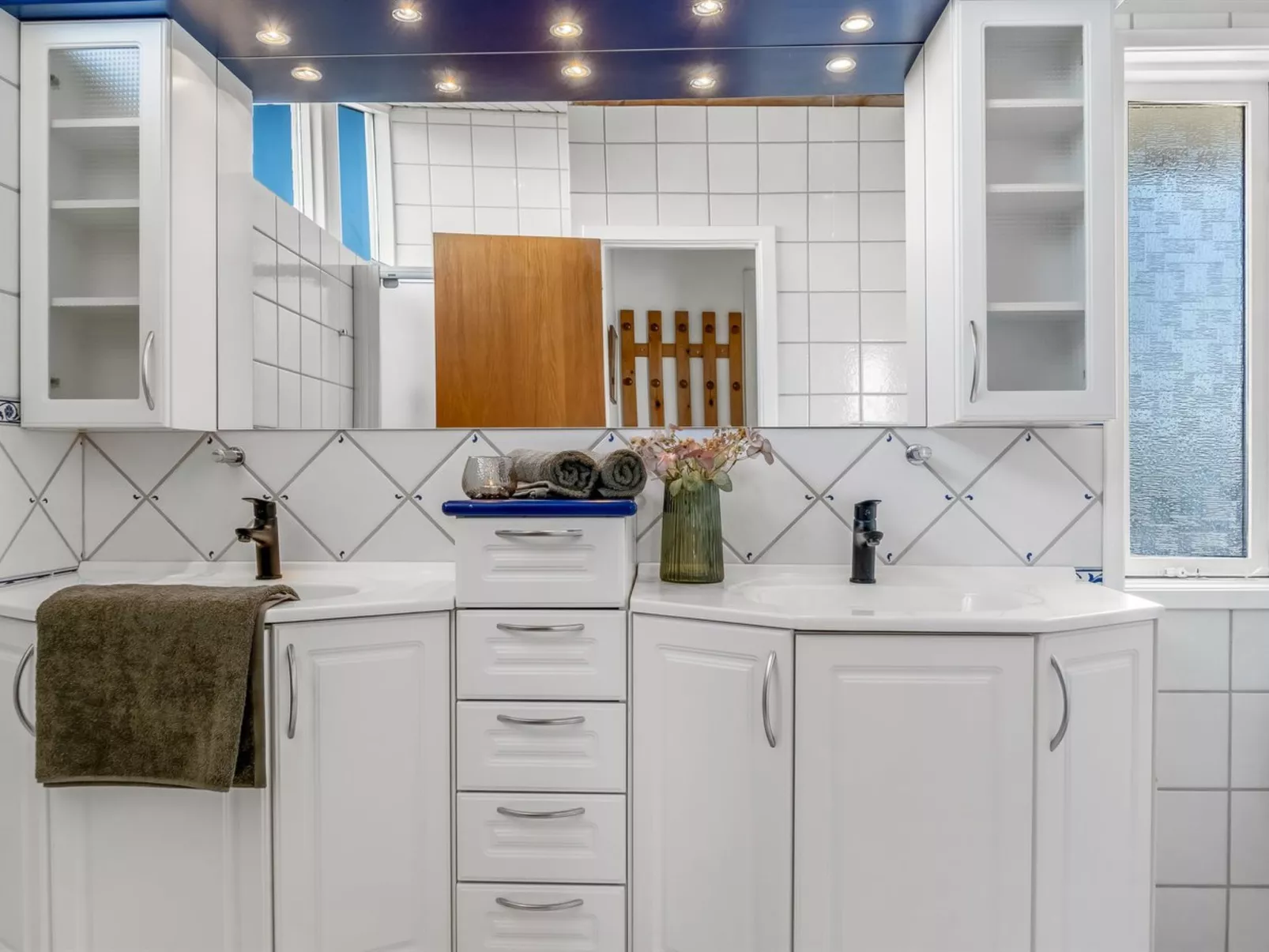 "Hilka" - 75m from the sea-Binnen