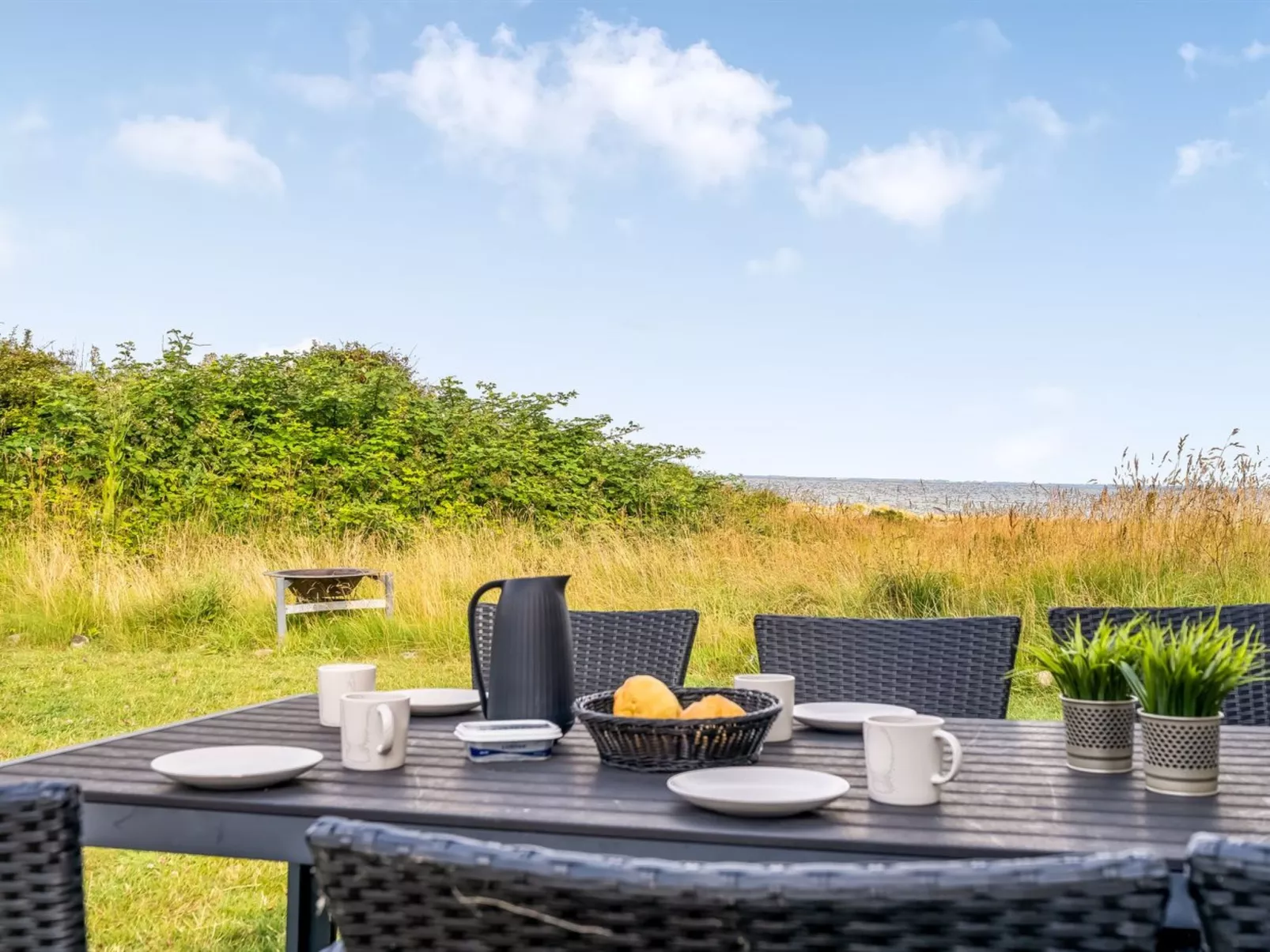 "Agrippa" - 30m to the fjord-Buiten