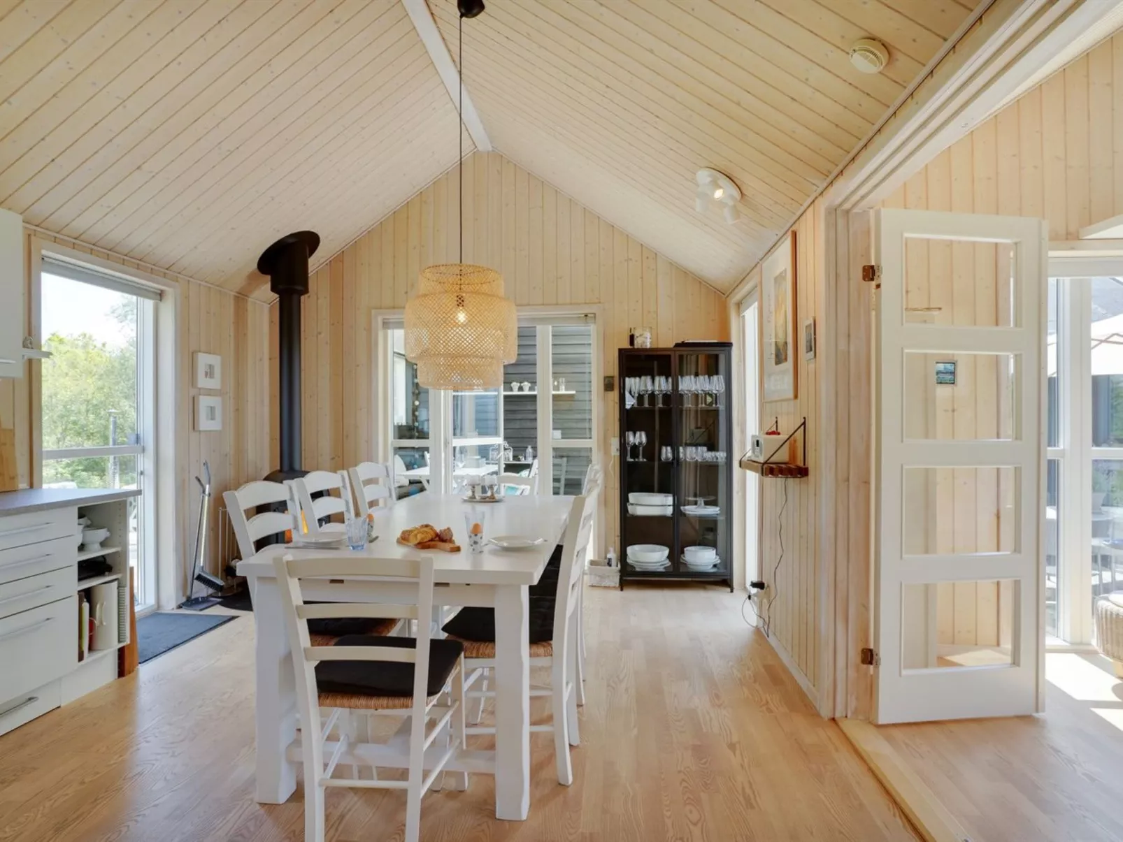 "Eireen" - 600m to the fjord-Binnen