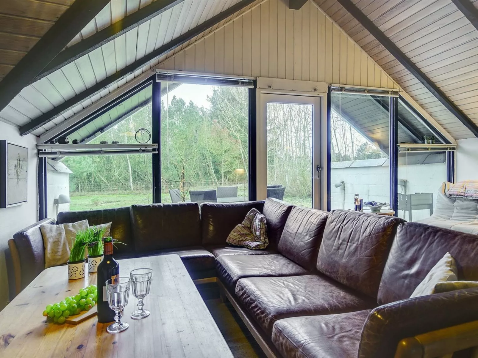 "Arnfin" - 160m from the sea-Binnen