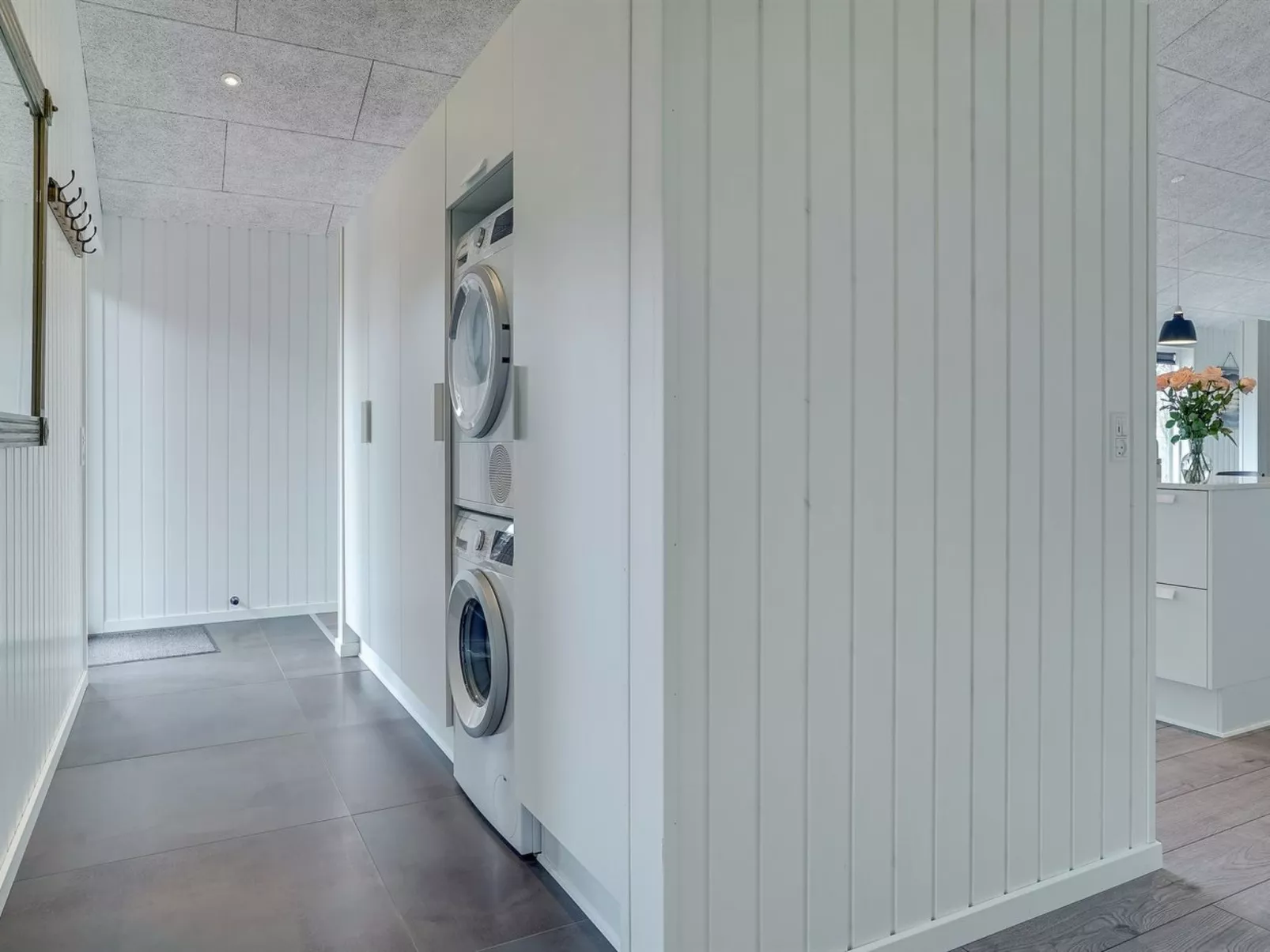 "Helli" - 650m from the sea-Binnen