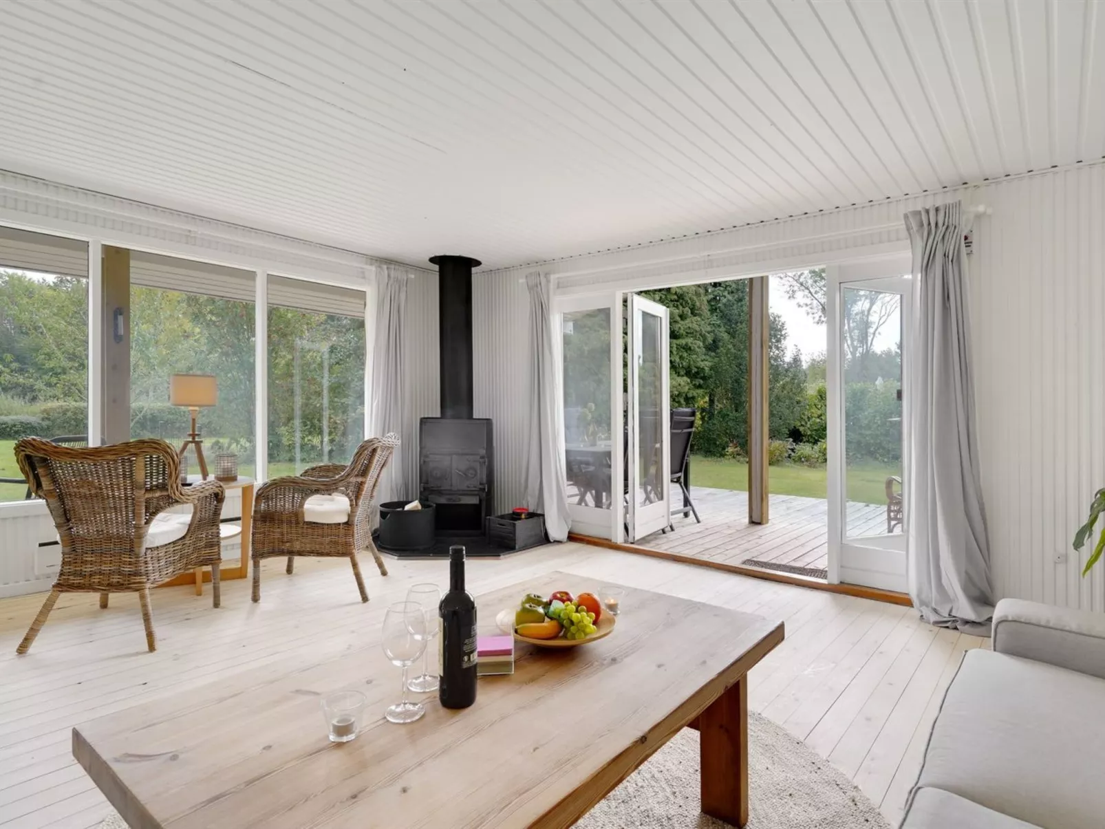 "Aksa" - 400m from the sea-Binnen