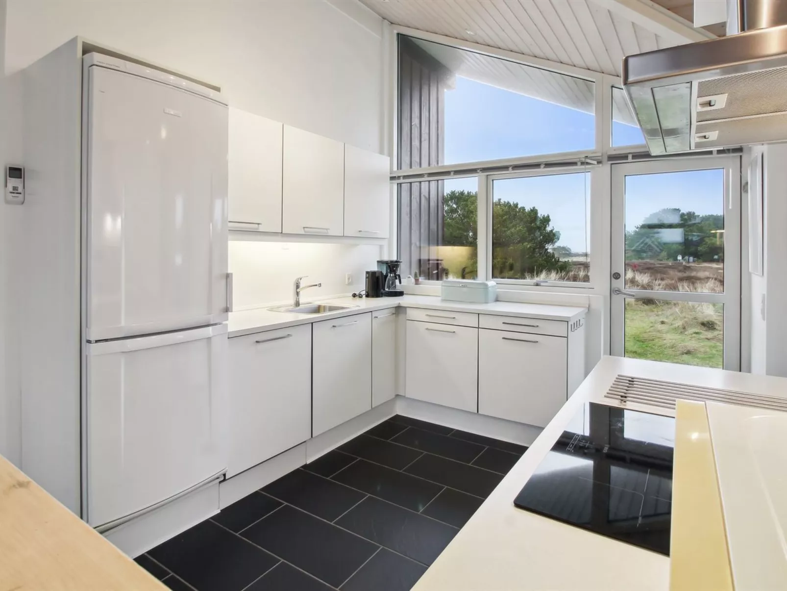 "Tiane" - 800m from the sea-Binnen