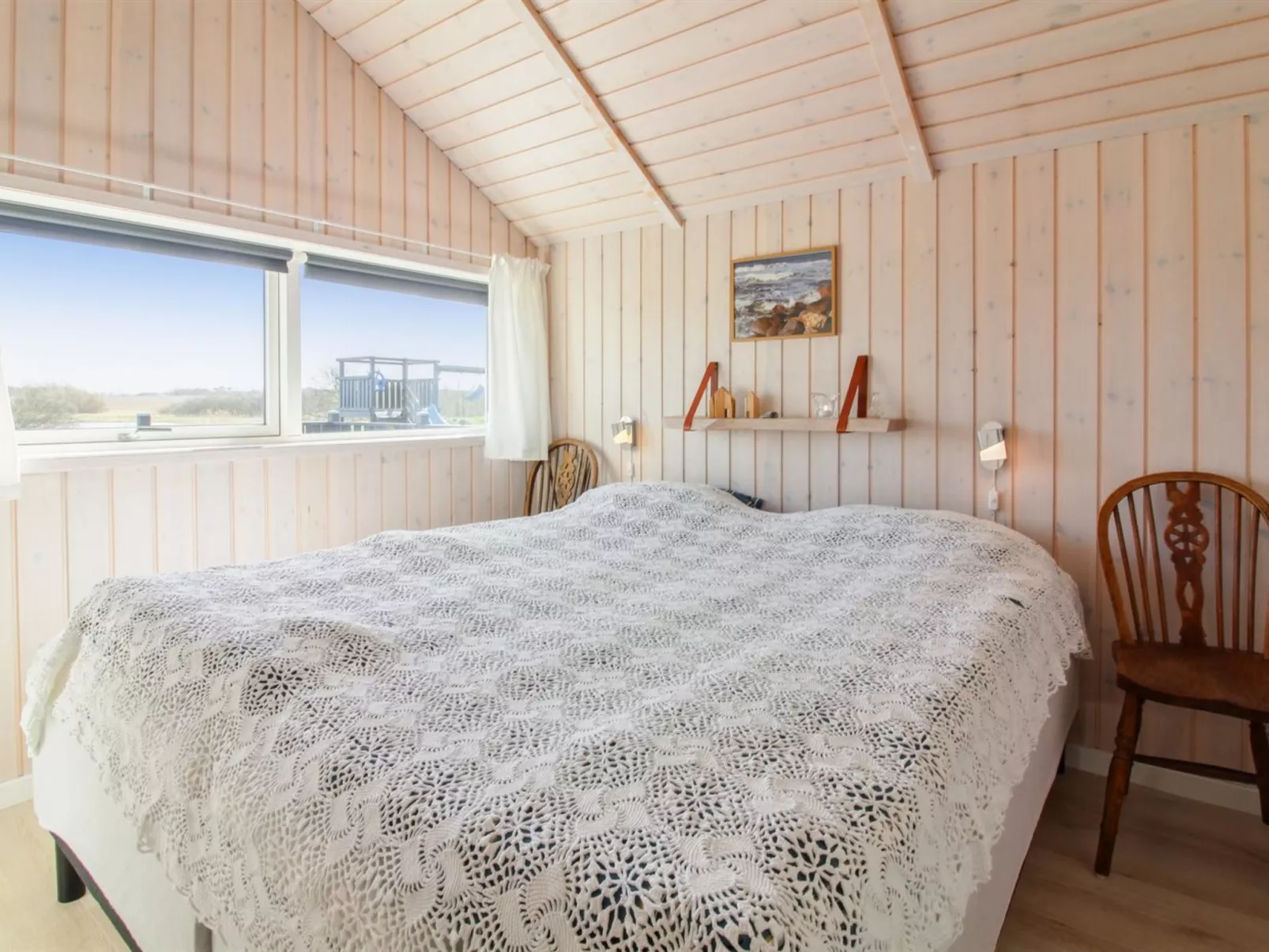 "Mirkka" - 1.5km from the sea-Binnen