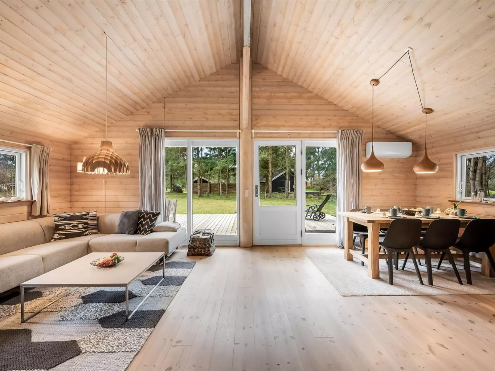 "Aman" - 700m to the fjord-Binnen