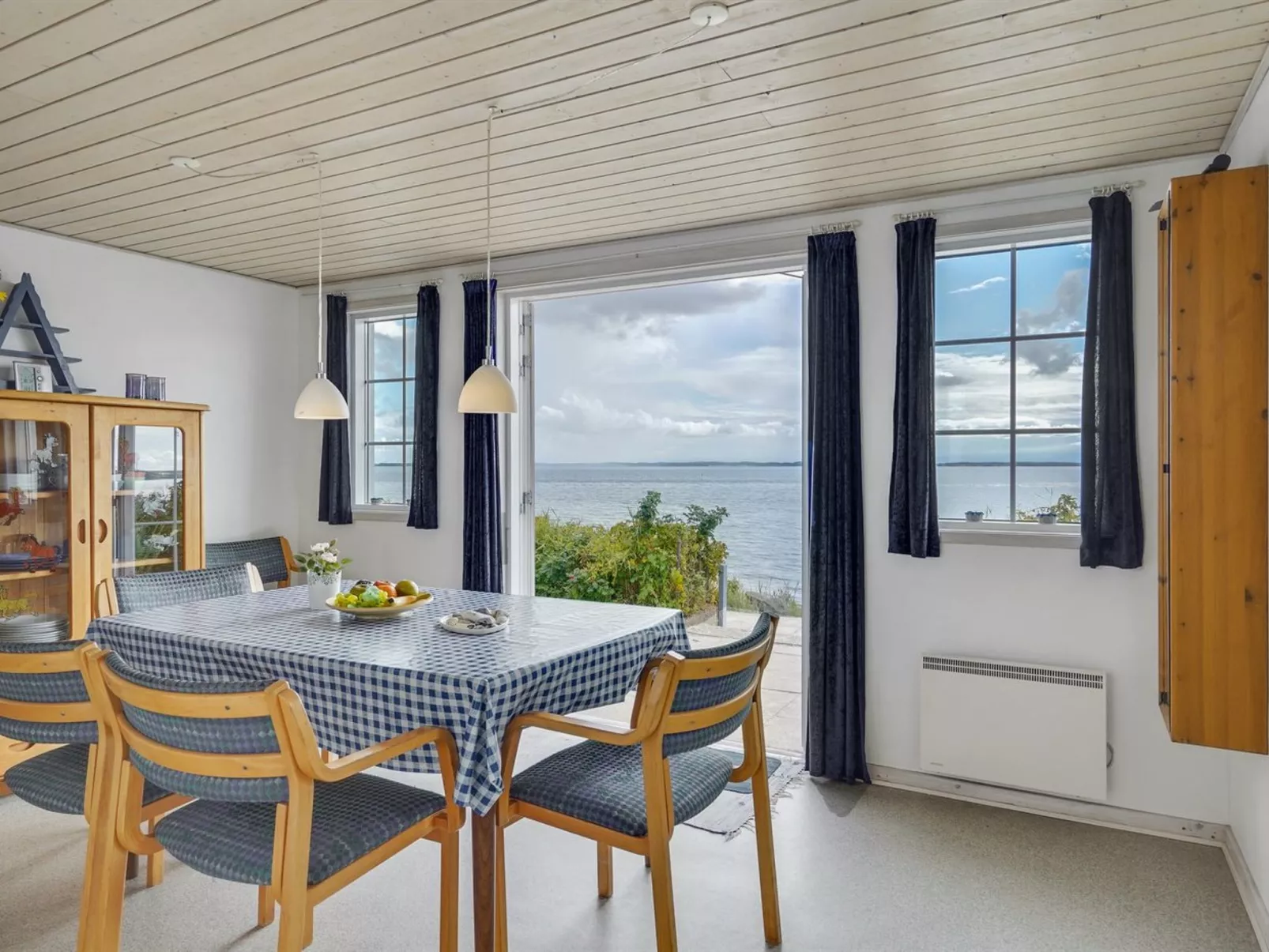 "Tana" - 5m from the sea-Binnen