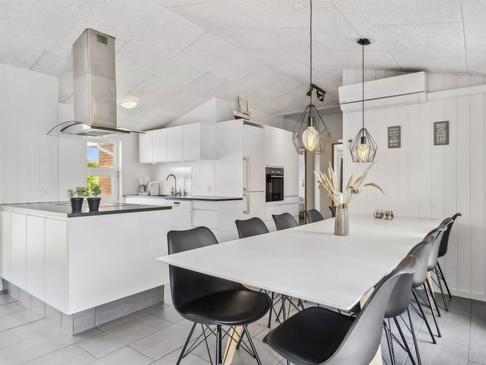 "Jonke" - 800m from the sea-Binnen