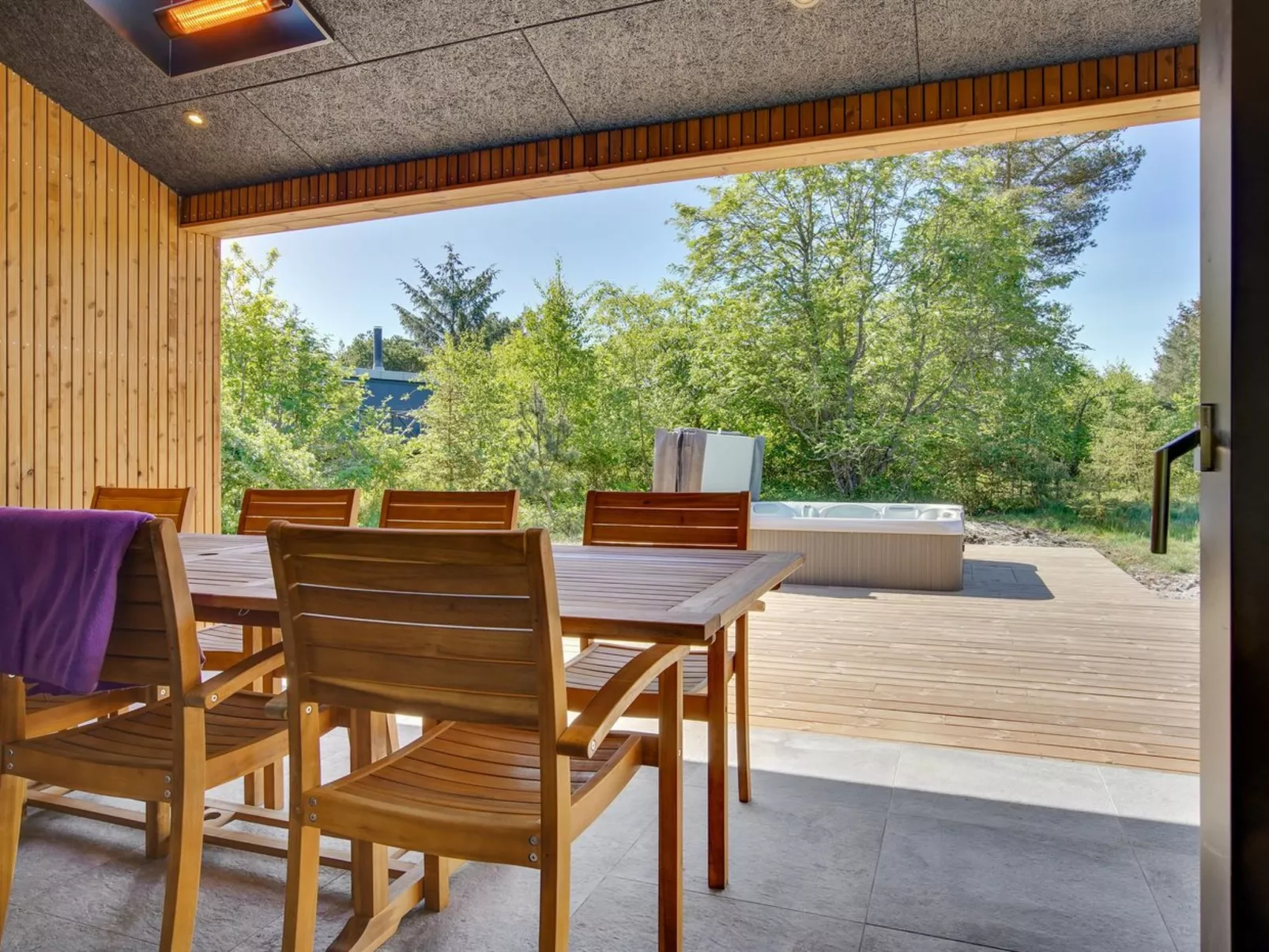 "Ileana" -  from the sea-Buiten