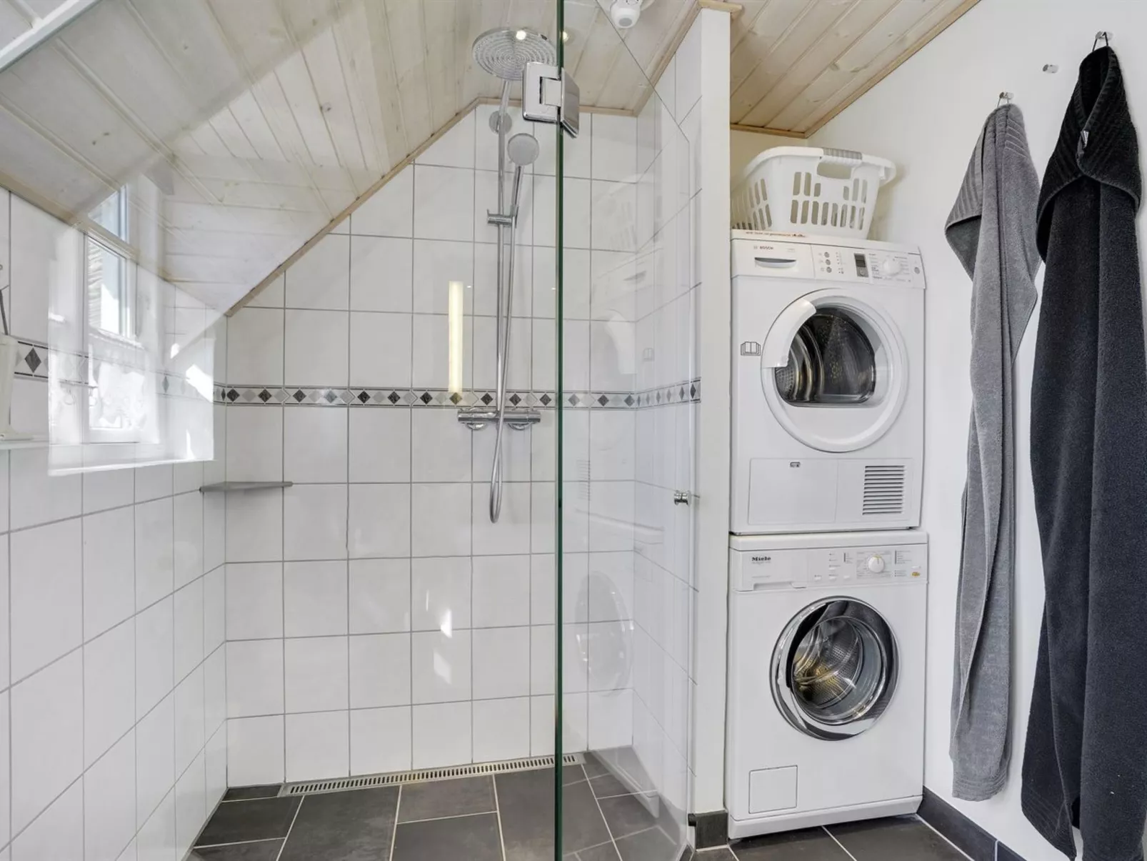 "Lavina" - 950m from the sea-Binnen