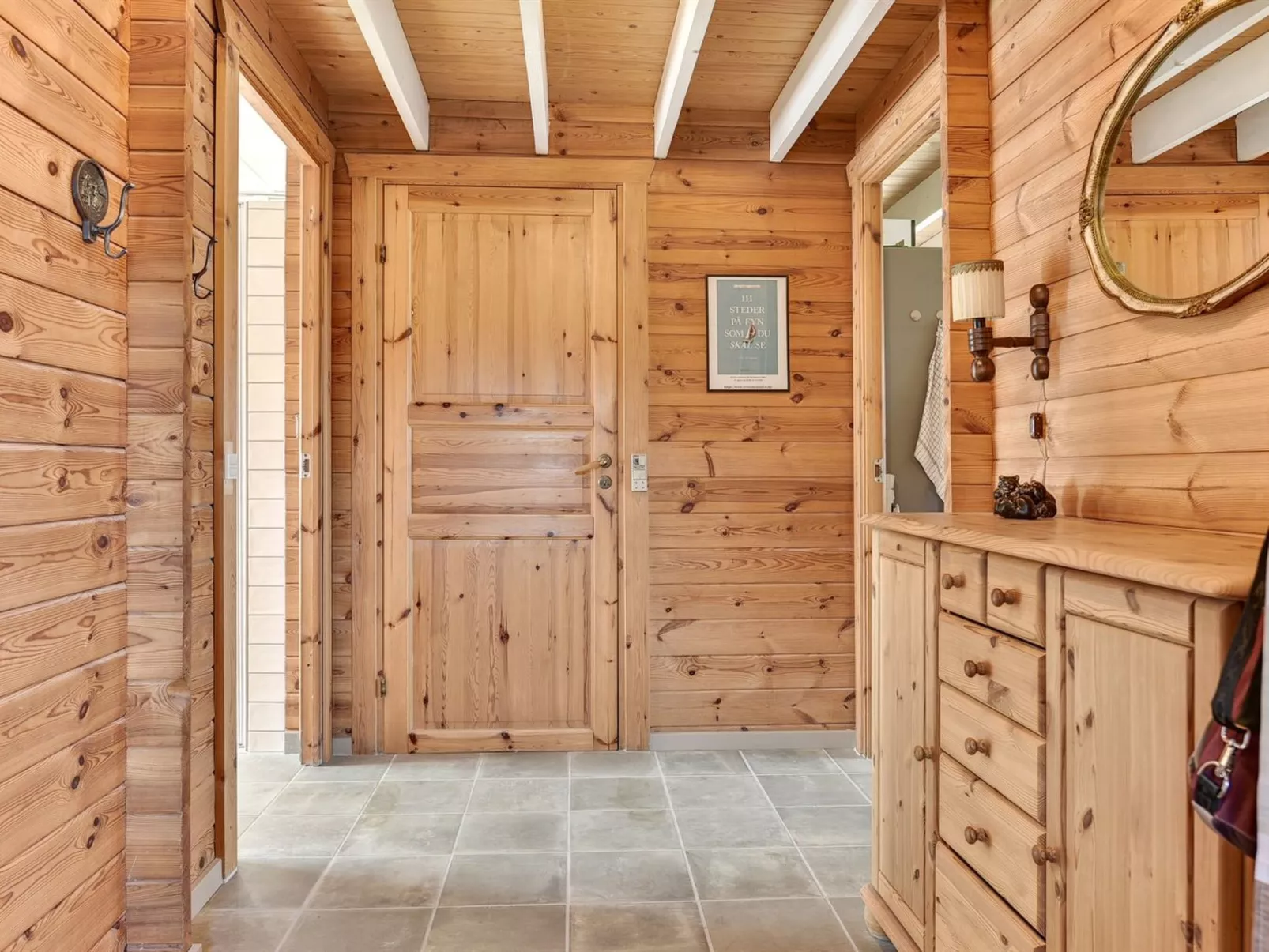 "Ginnie" - 300m from the sea-Binnen