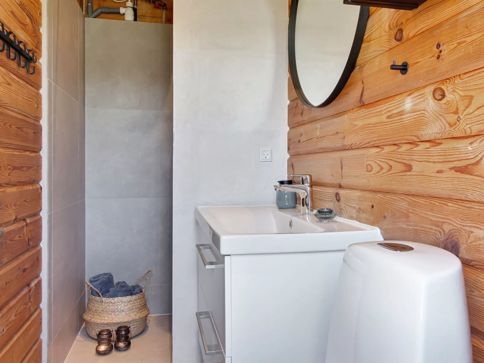 "Awarth" - 500m from the sea-Binnen