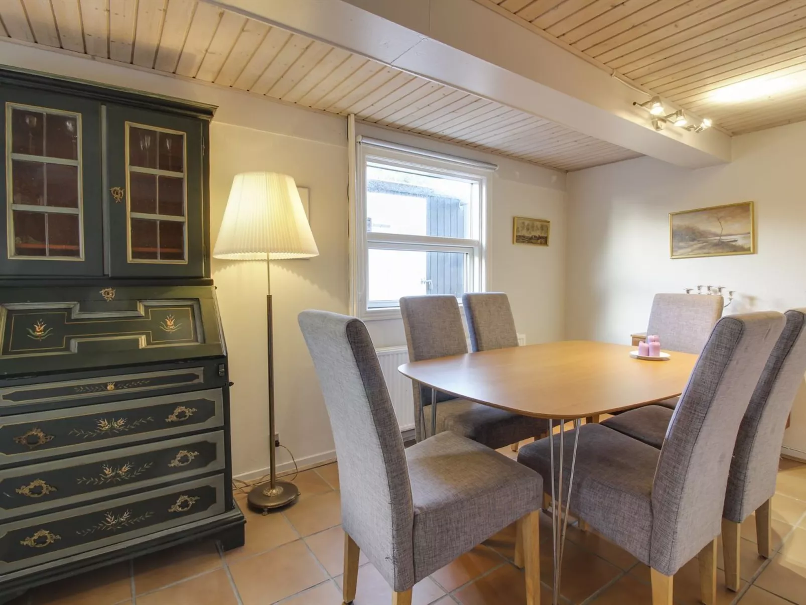 "Canan" - 1.6km from the sea-Binnen