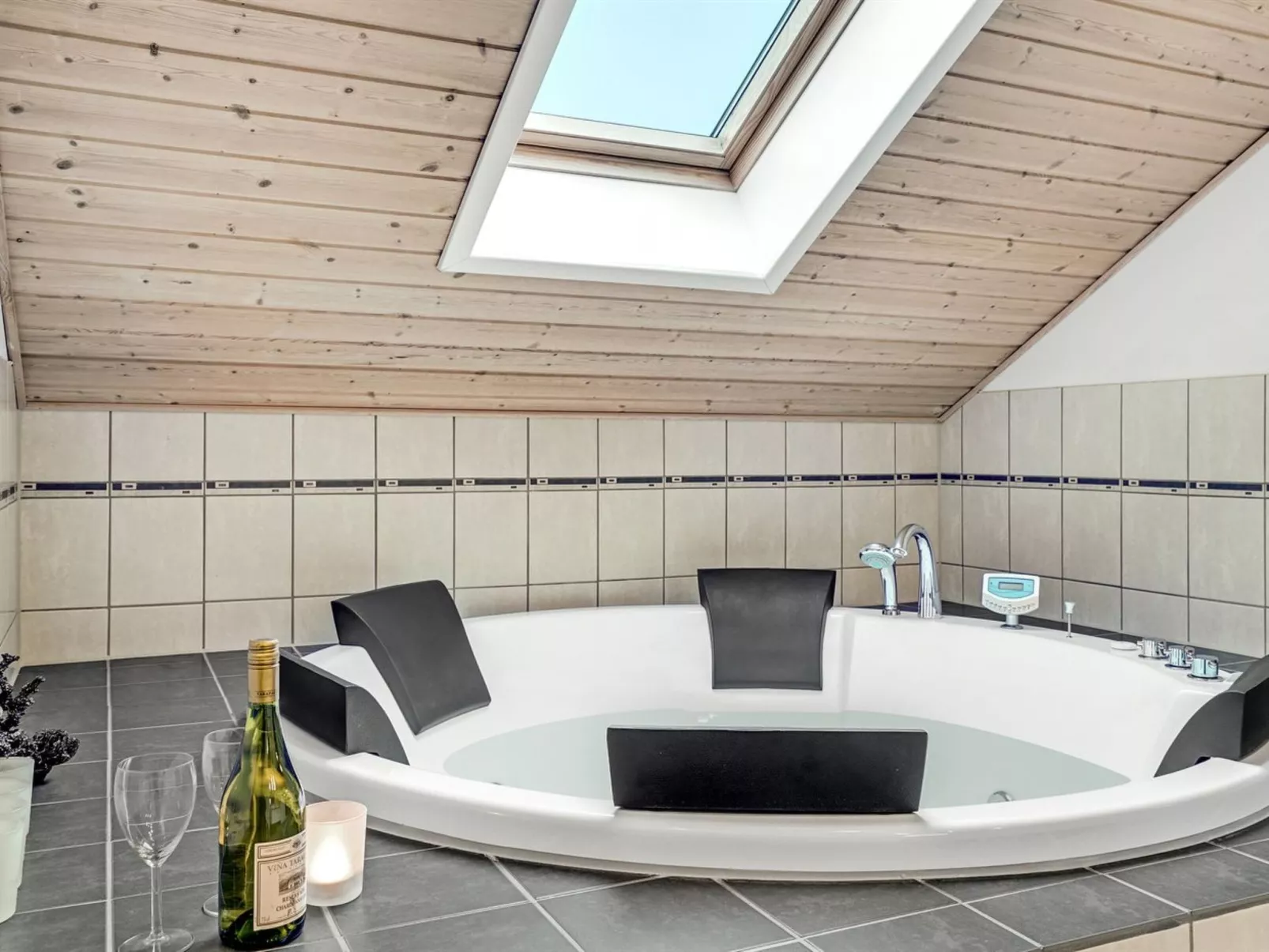 "Mattis" - 650m from the sea-Binnen