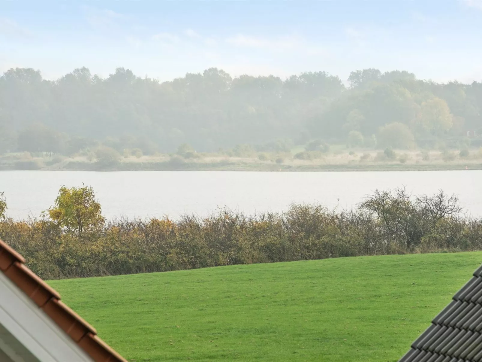 "Babette" - 75m to the fjord-Buiten