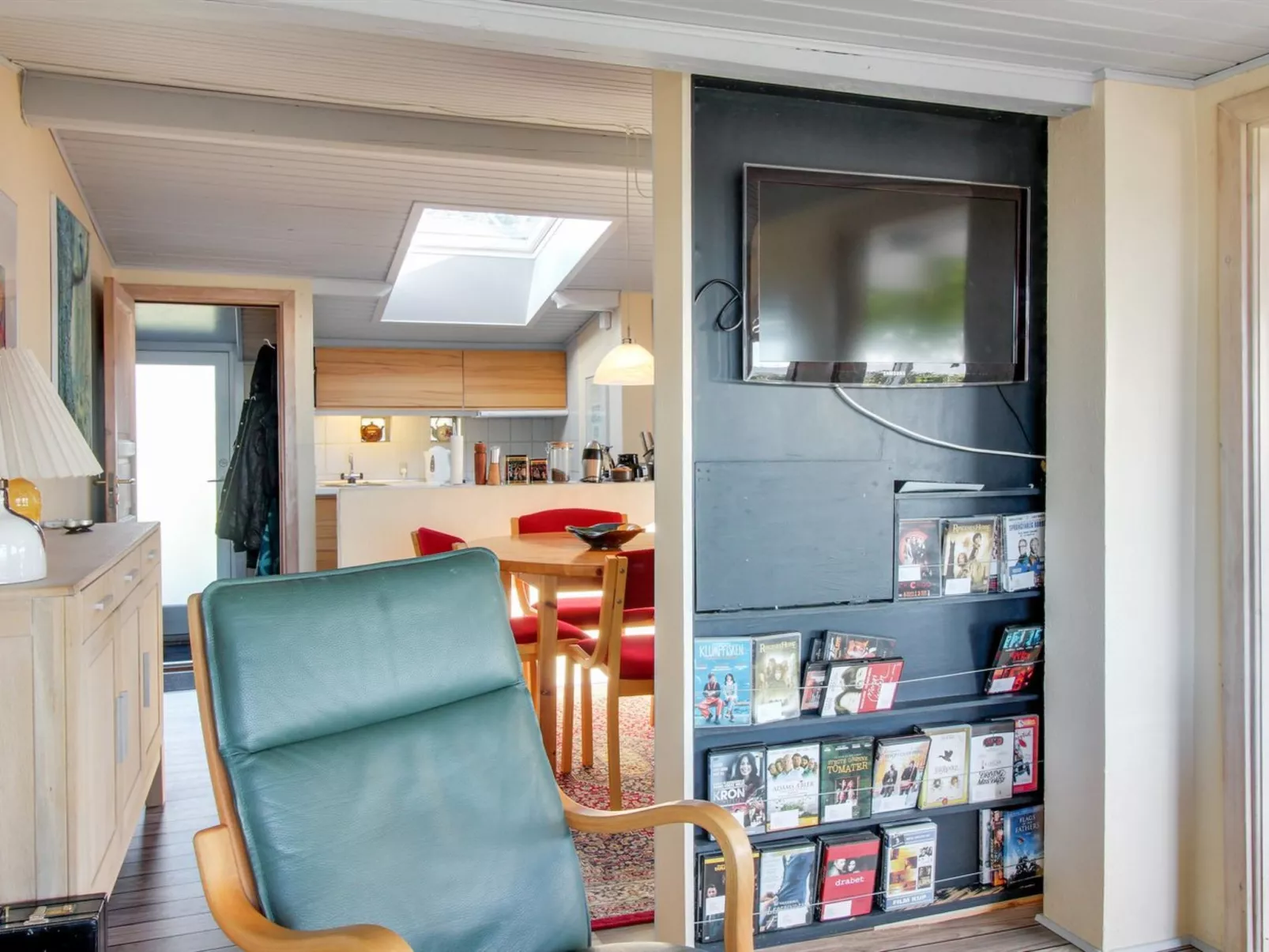 "Erno" - 20m from the sea-Binnen