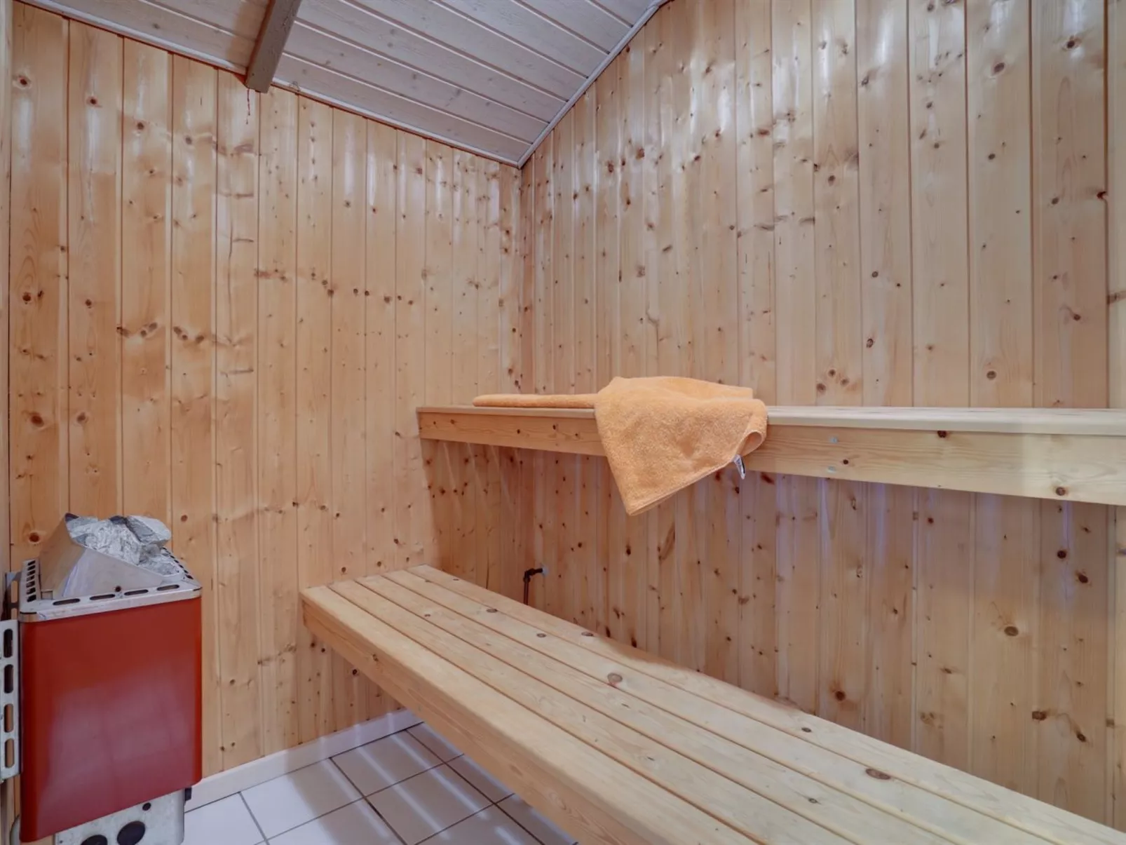 "Ebbeline" - 150m from the sea-Binnen