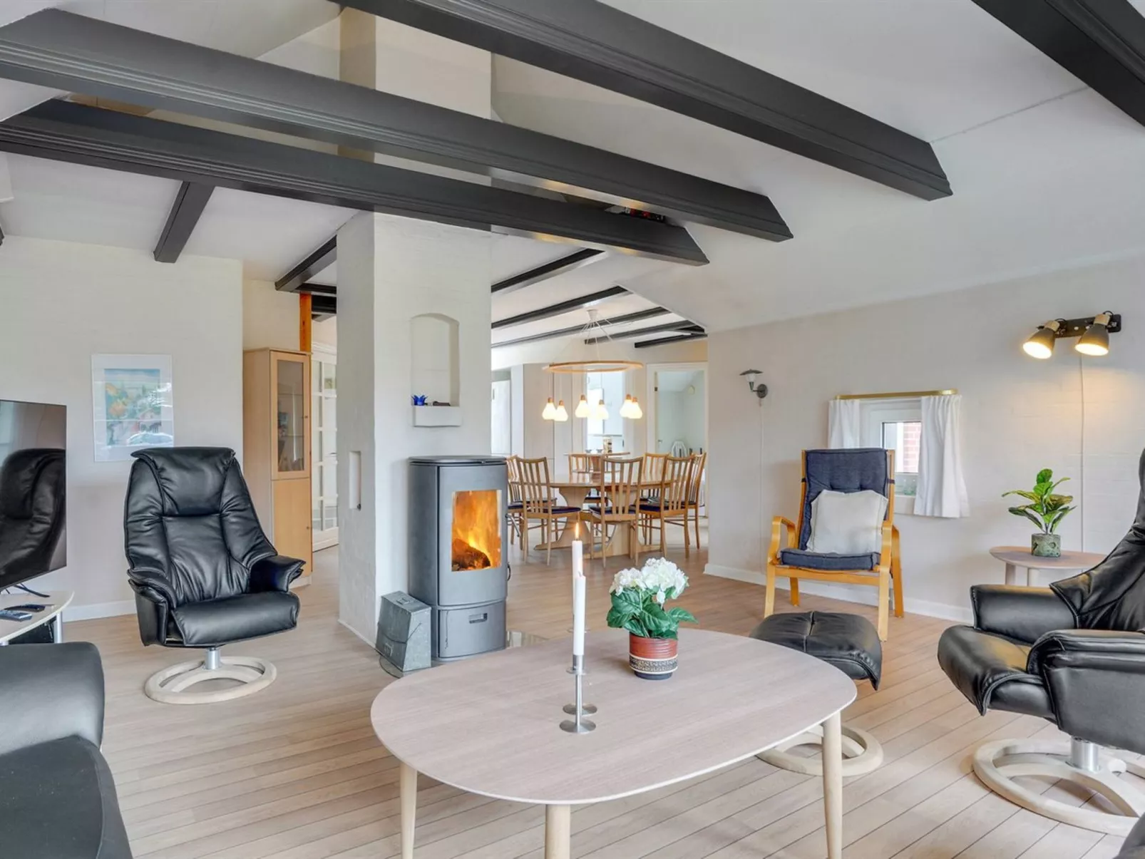 "Swening" - 2.1km from the sea-Binnen