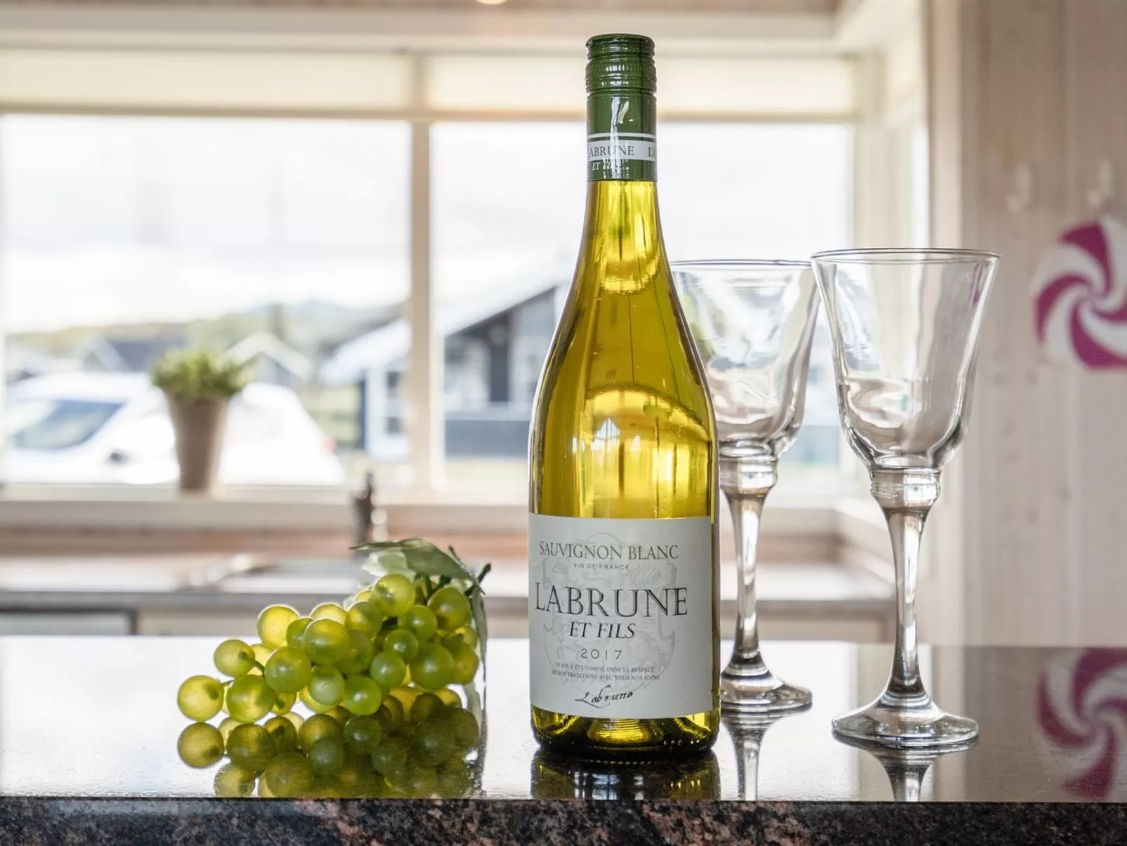 "Thrugot" -  from the sea-Binnen