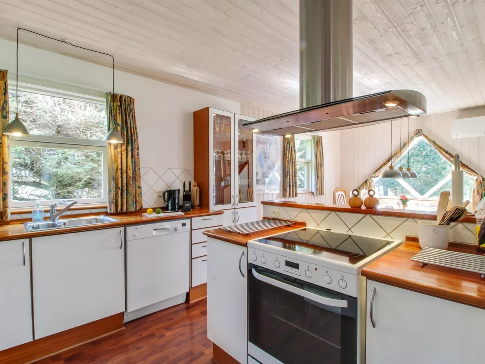 "Hemming" -  from the sea-Binnen