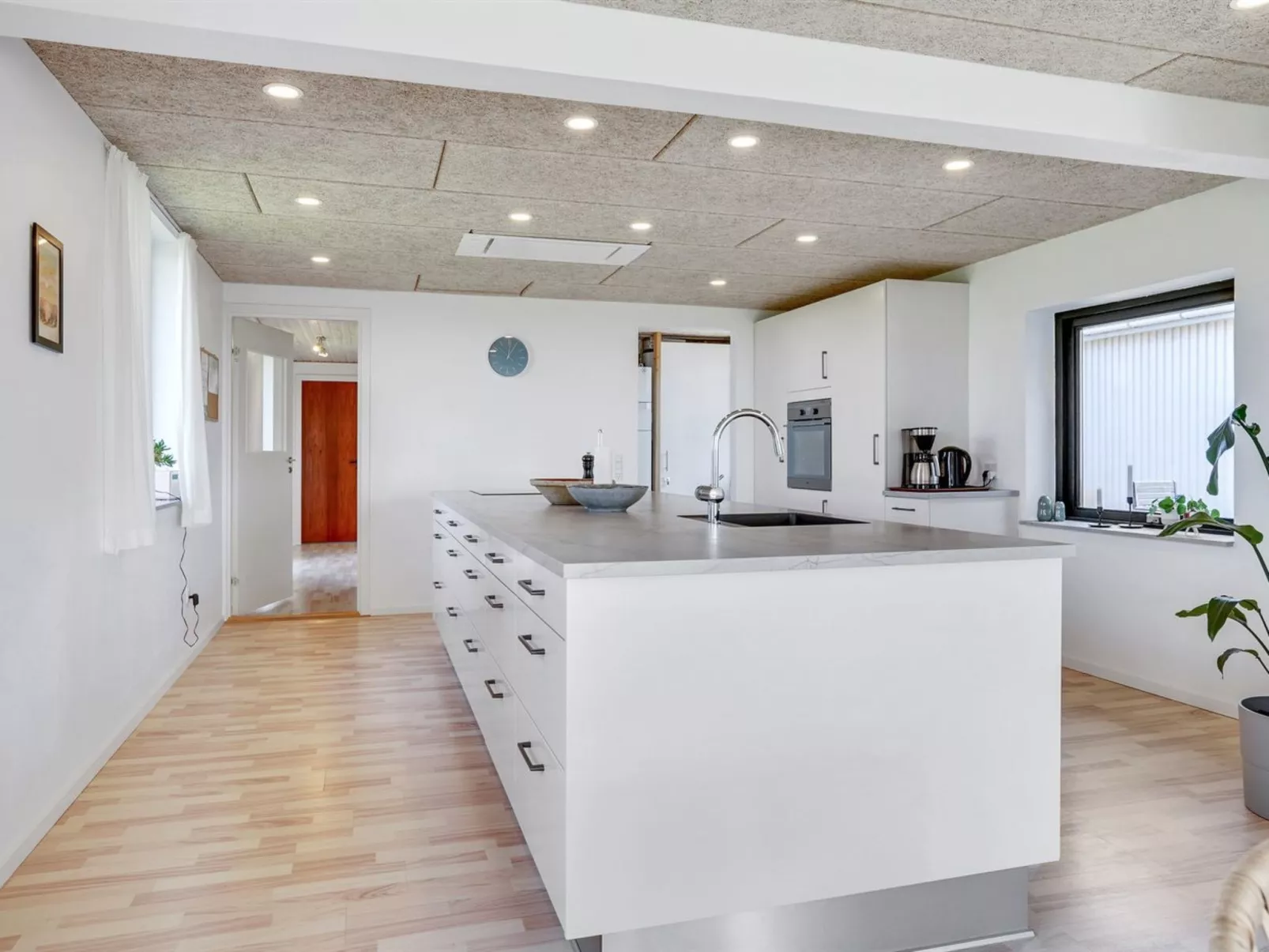 "Emin" - 100m from the sea-Binnen