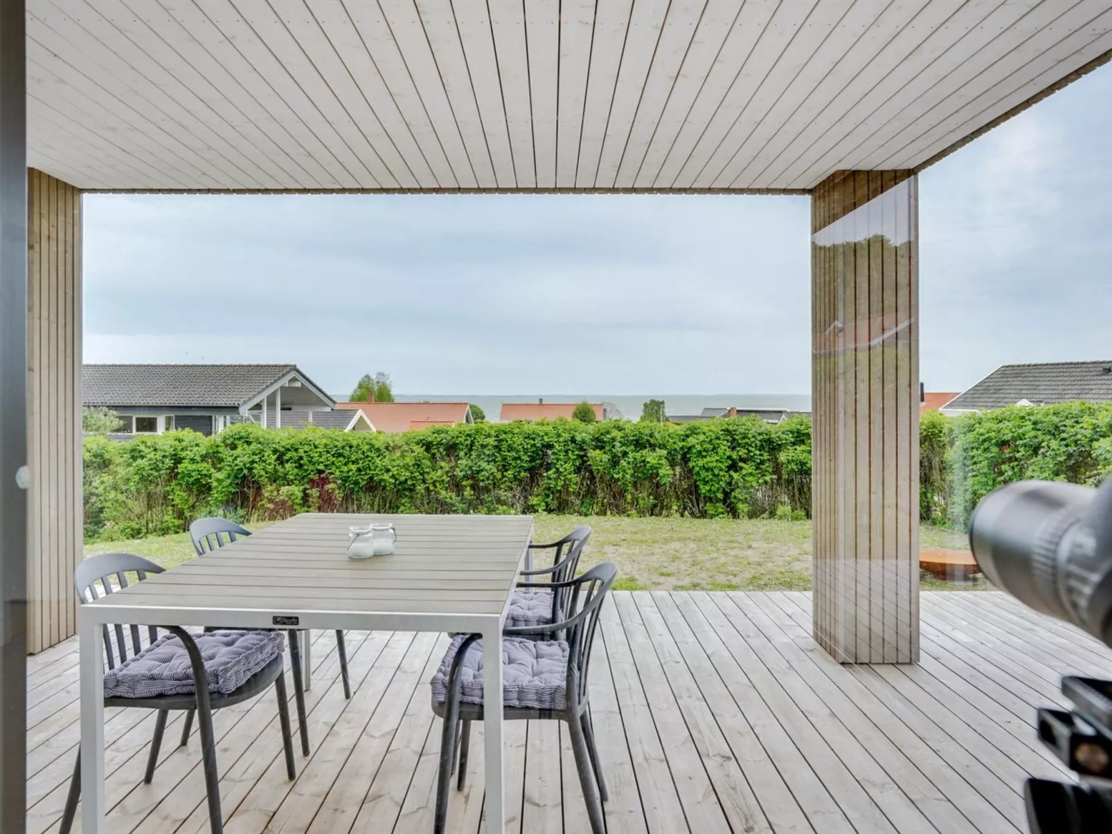 "Ely" - 300m from the sea-Buiten