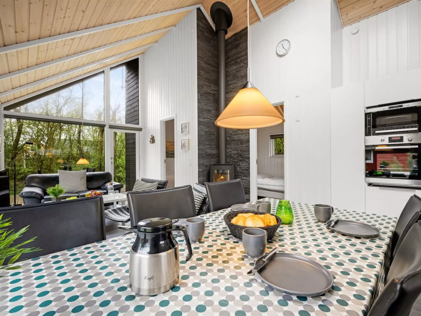 "Ketilbiorn" - 1.2km to the fjord-Binnen