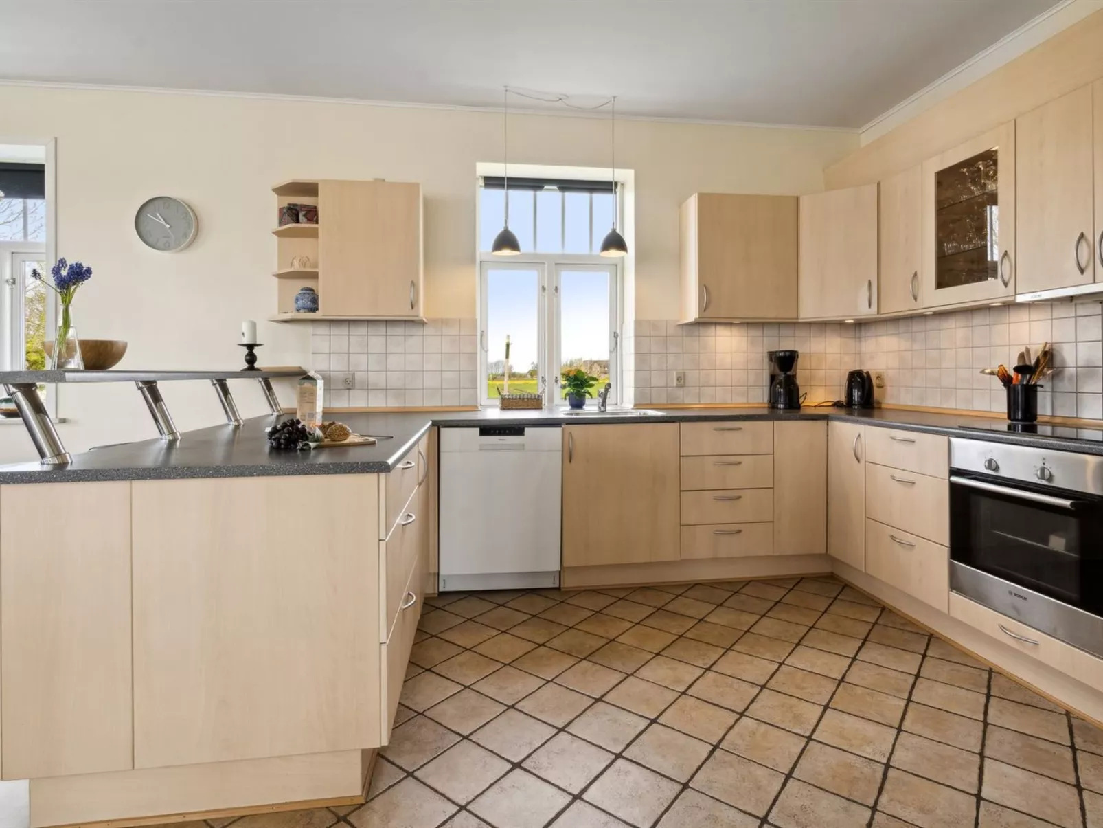 "Adine" - 13km from the sea-Binnen