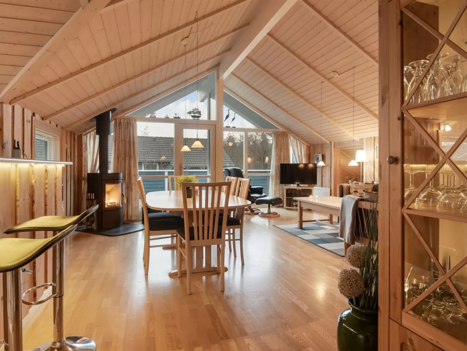 "Thit" - 1.2km to the fjord-Binnen